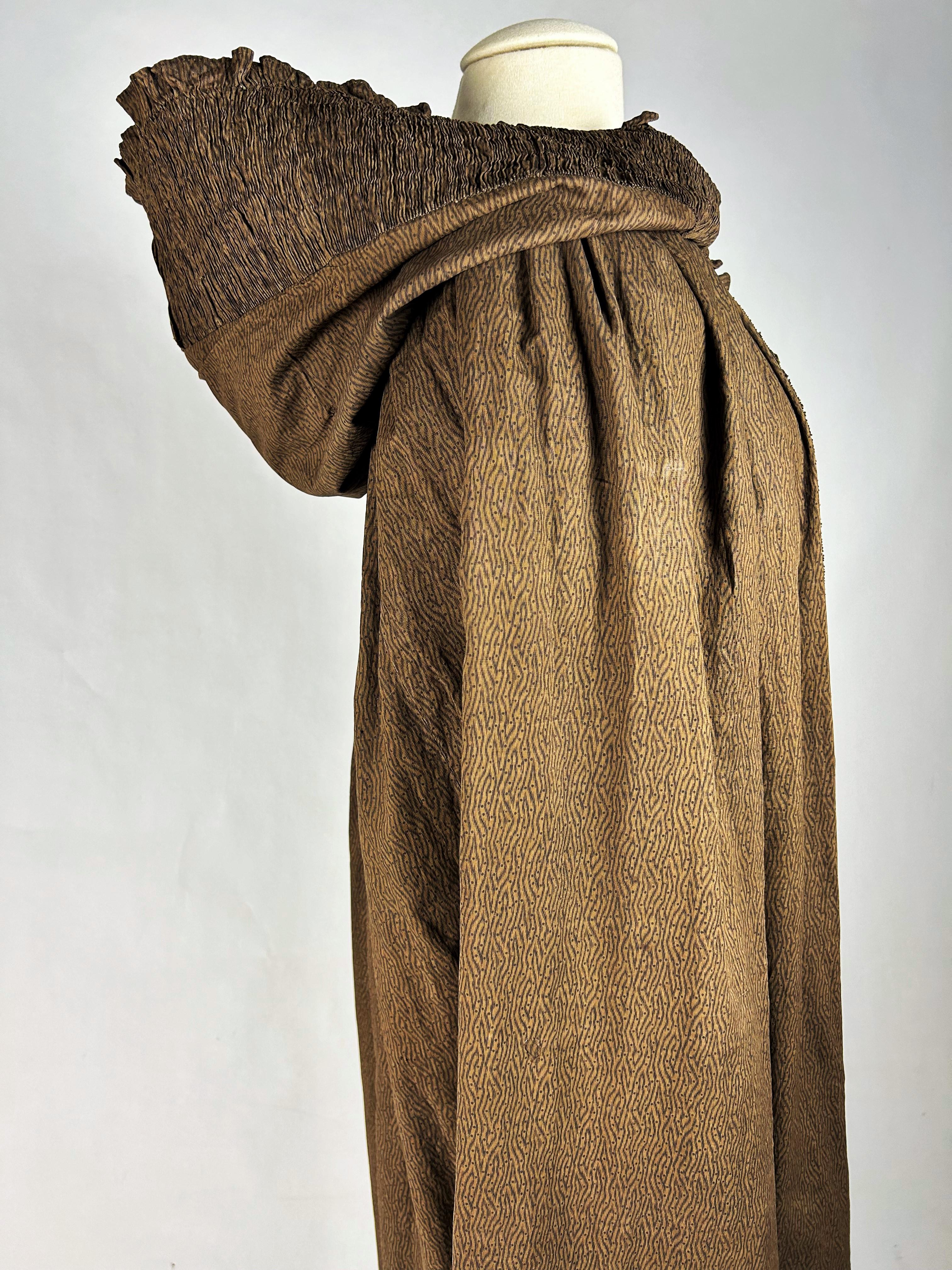 A French printed cotton hooded Long Cloak - Provence Early 19th Century For Sale 8