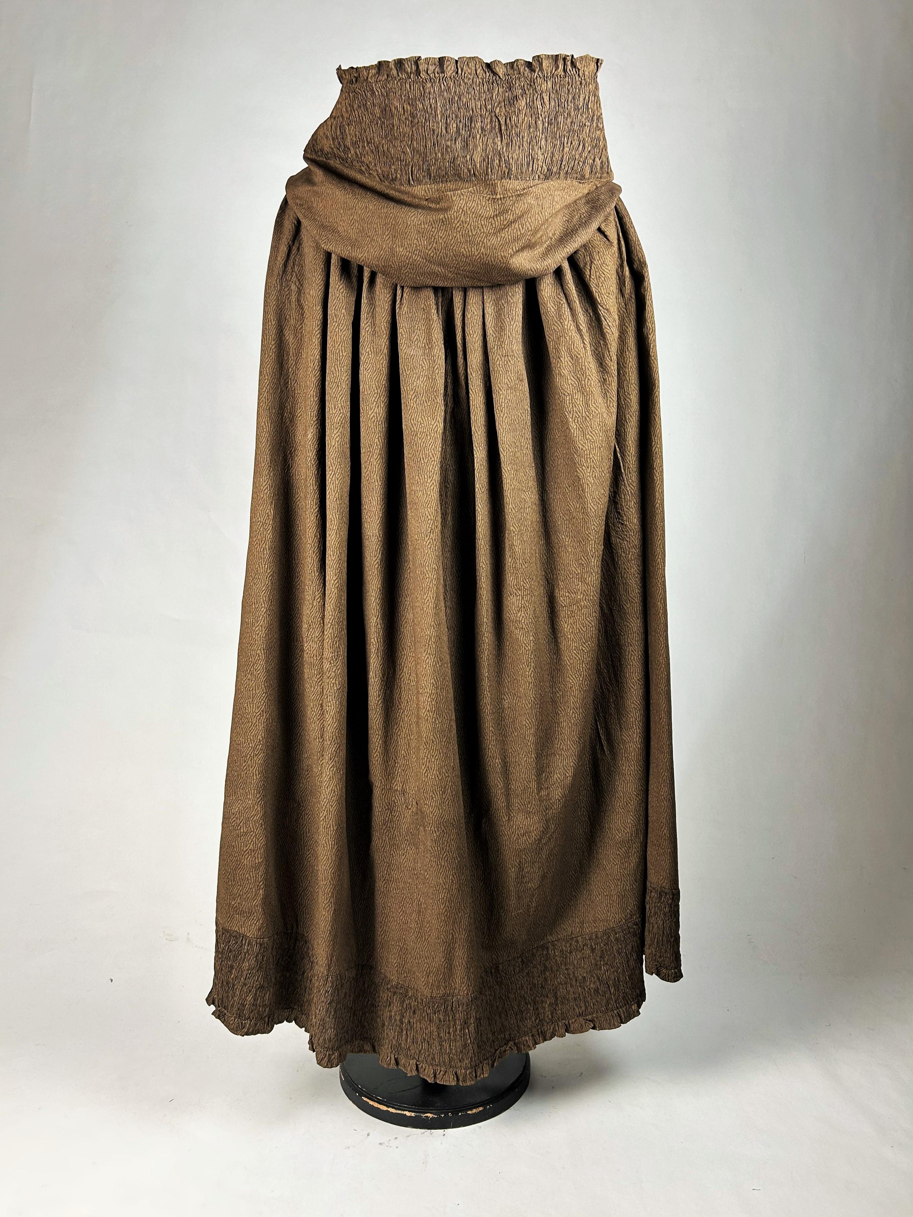 A French printed cotton hooded Long Cloak - Provence Early 19th Century For Sale 8