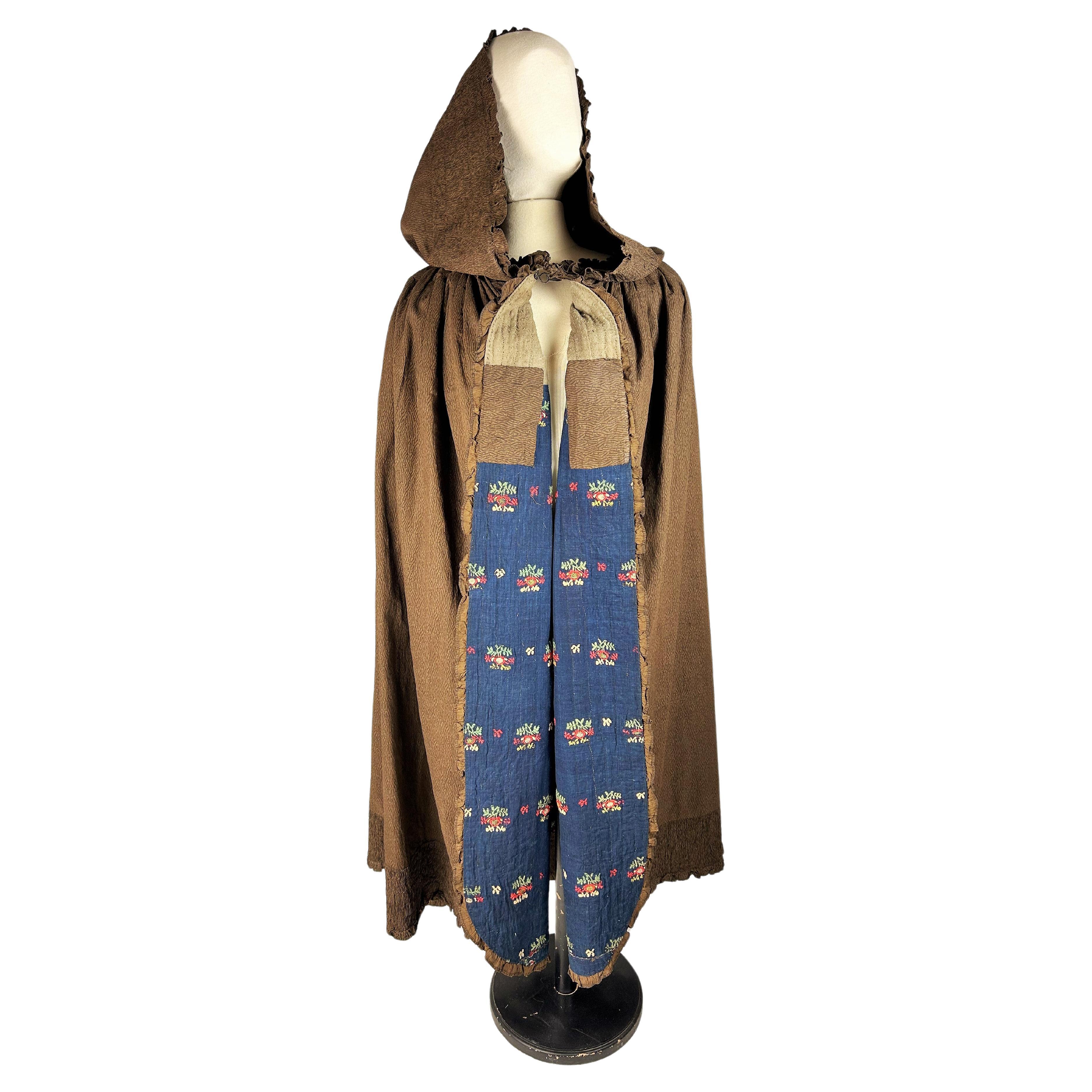 A French printed cotton hooded Long Cloak - Provence Early 19th Century For Sale