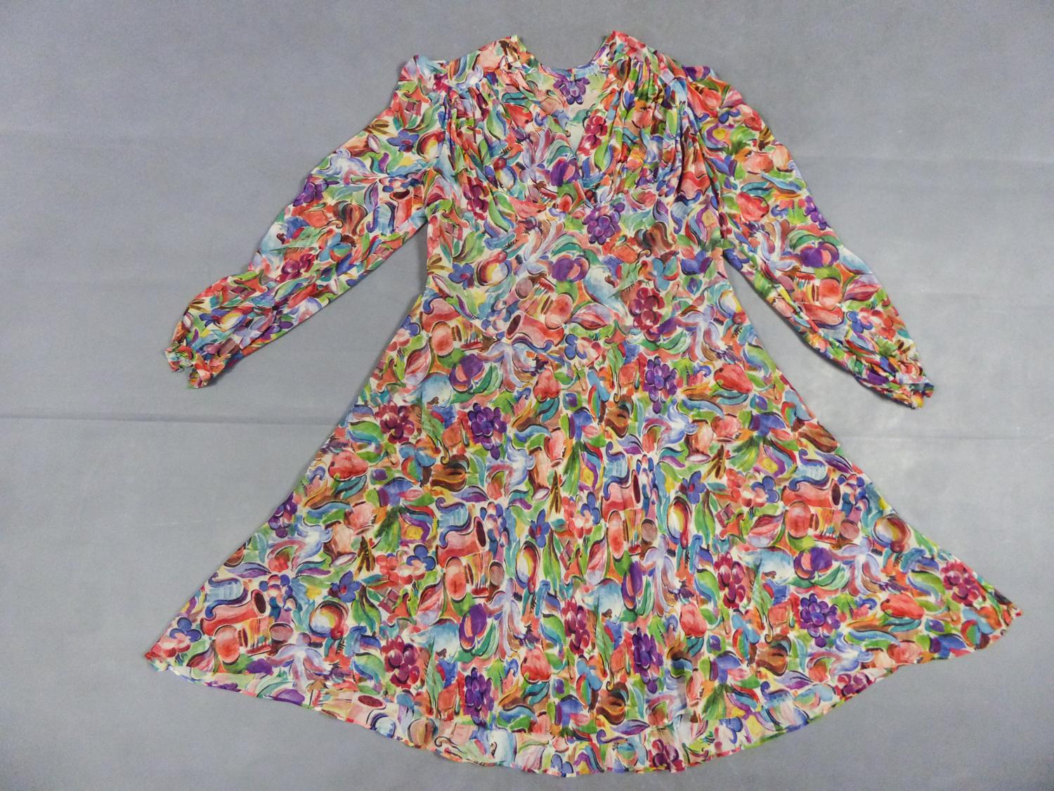 Un vestido francés de gasa de seda estampada Inspiración Raoul Dufy Circa 1940 Marrón en venta