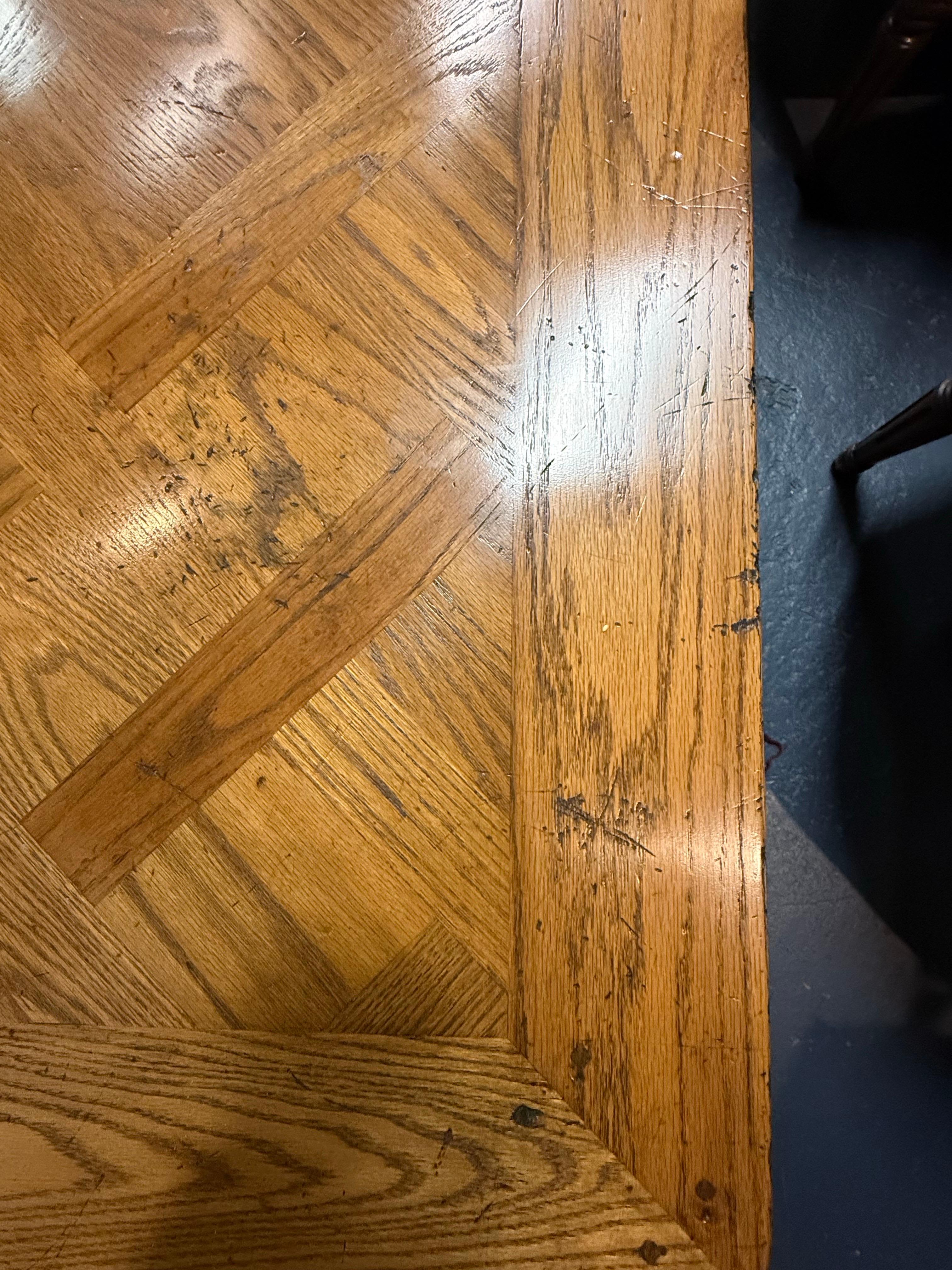 Table basse en marqueterie de style provincial français en vente 3