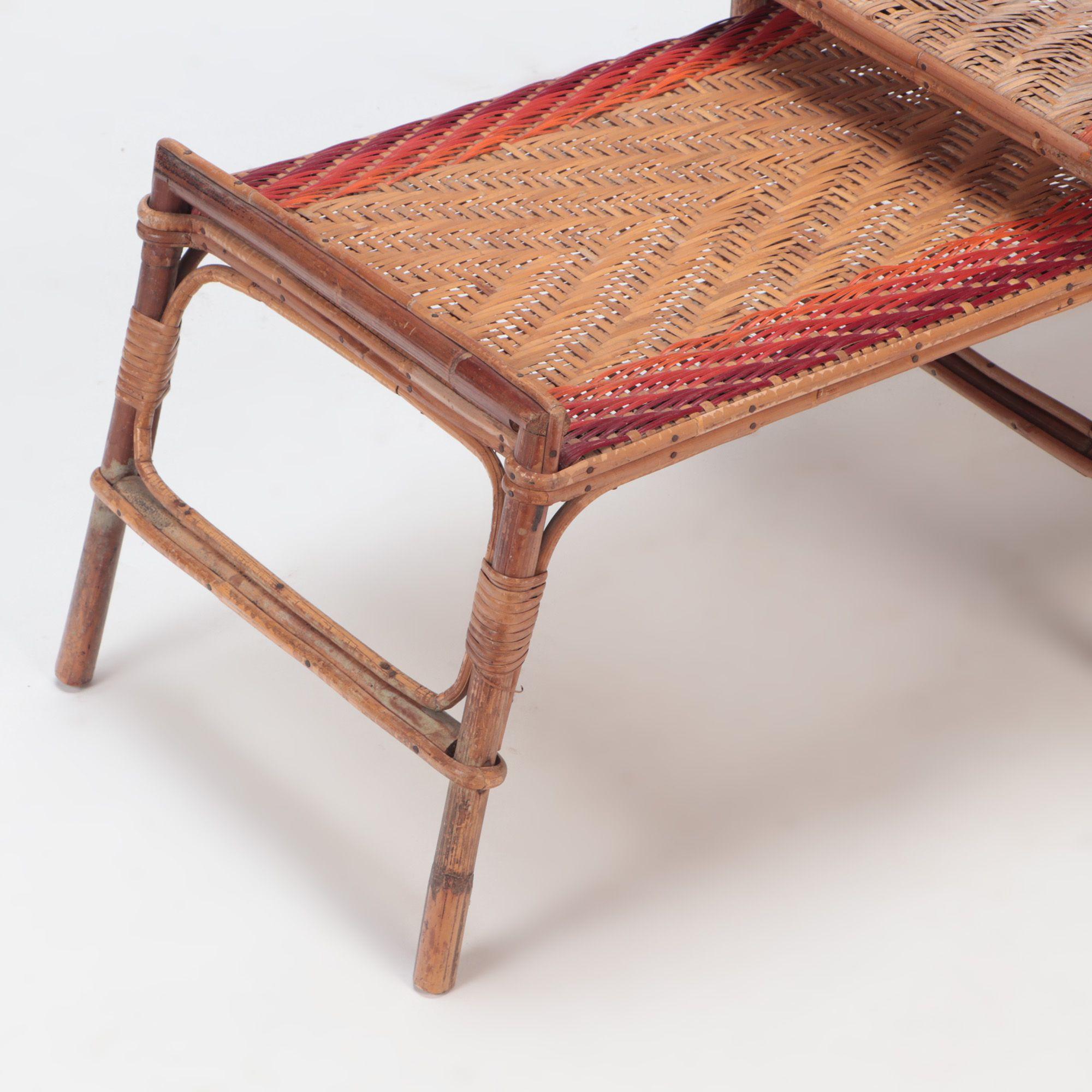 French Rattan Chaise Longue with Orange and Red Stripes, circa 1900 For Sale 1