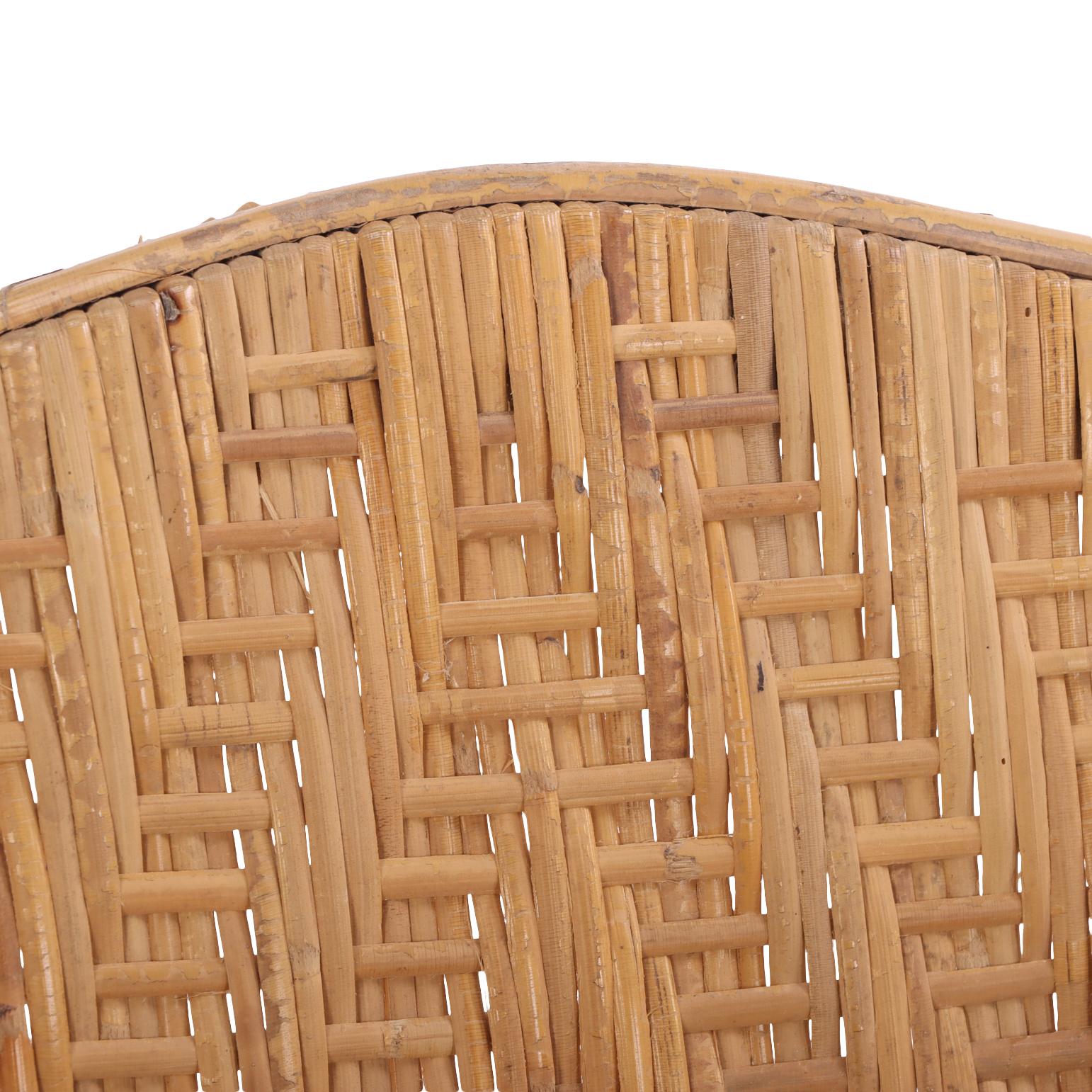 20th Century A French rattan convertible chaise lounge, C. 1900. For Sale