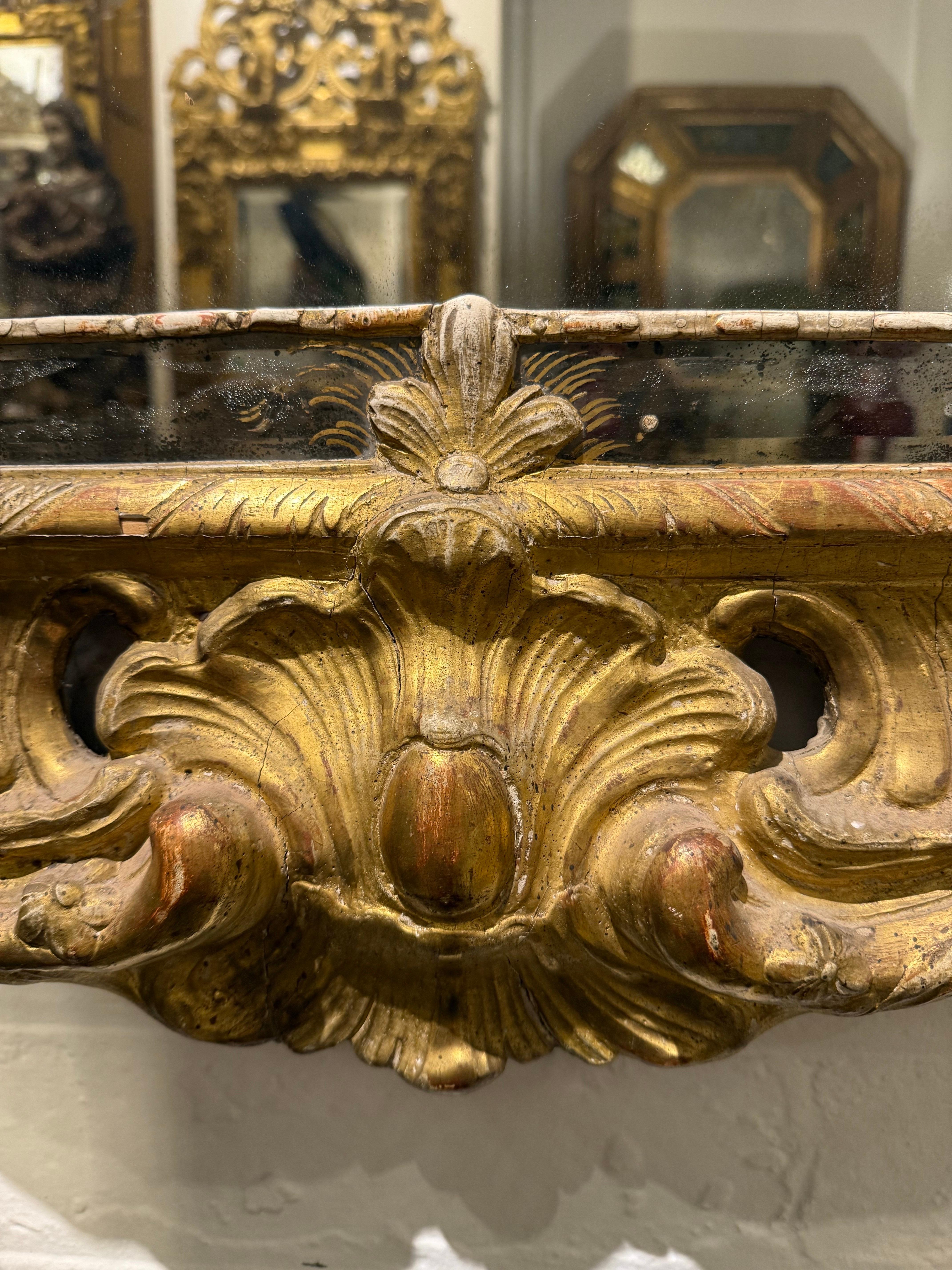 A French Régence Gilt Hall Mirror, 18th Century In condizioni buone in vendita a ARMADALE, VIC