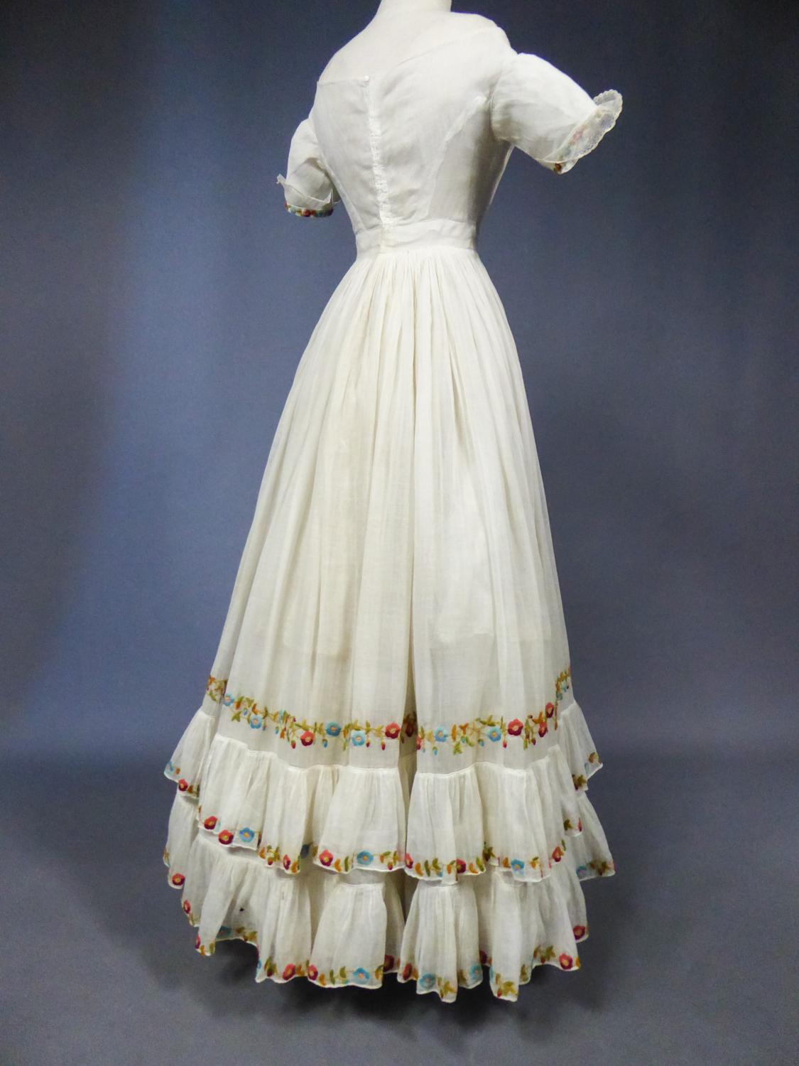 Französisches Regency-Kleid aus mit Wolle besticktem Baumwollmusselin:: um 1825 12