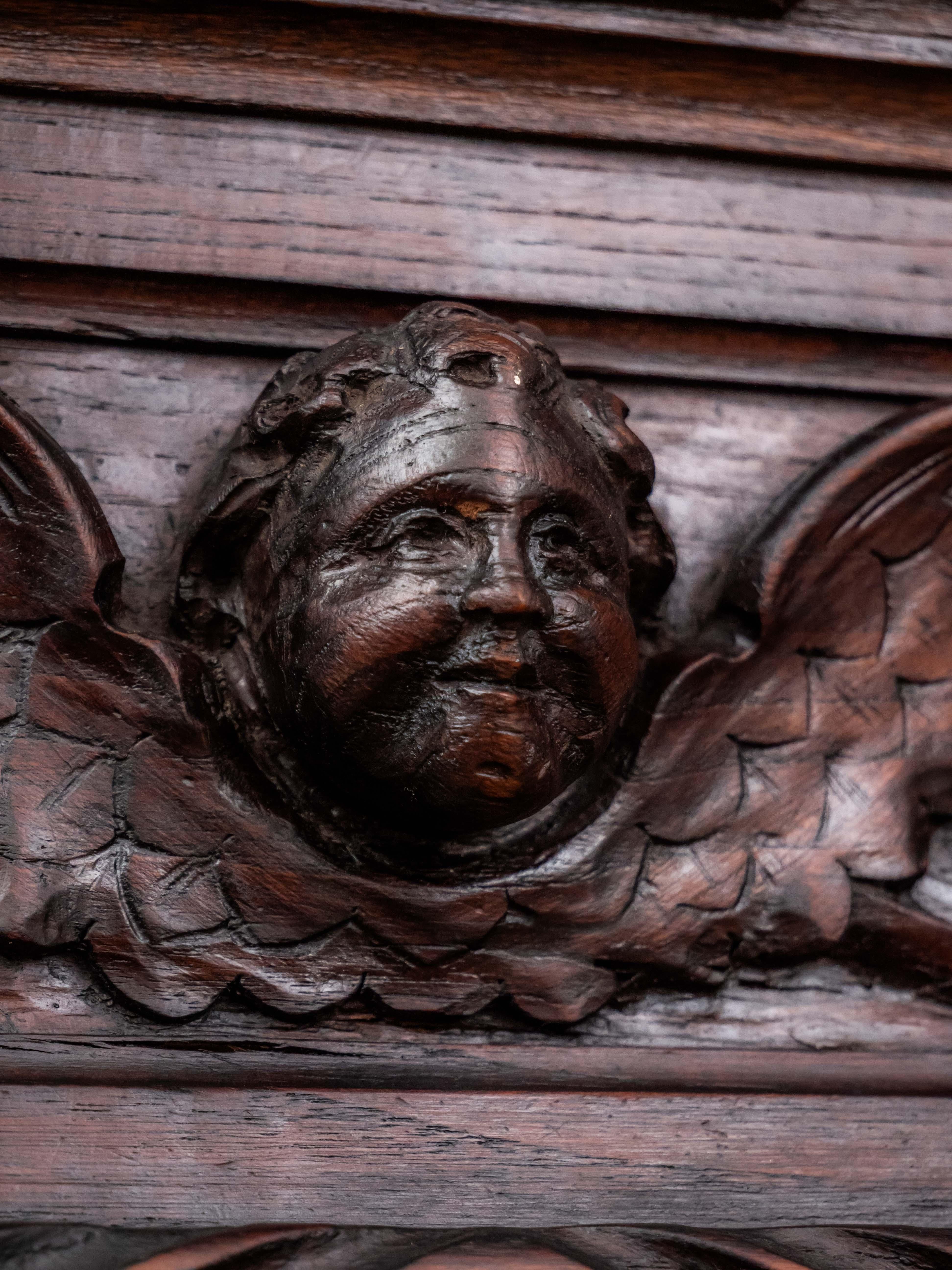 A French Renaissance cabinet from Lyon For Sale 9