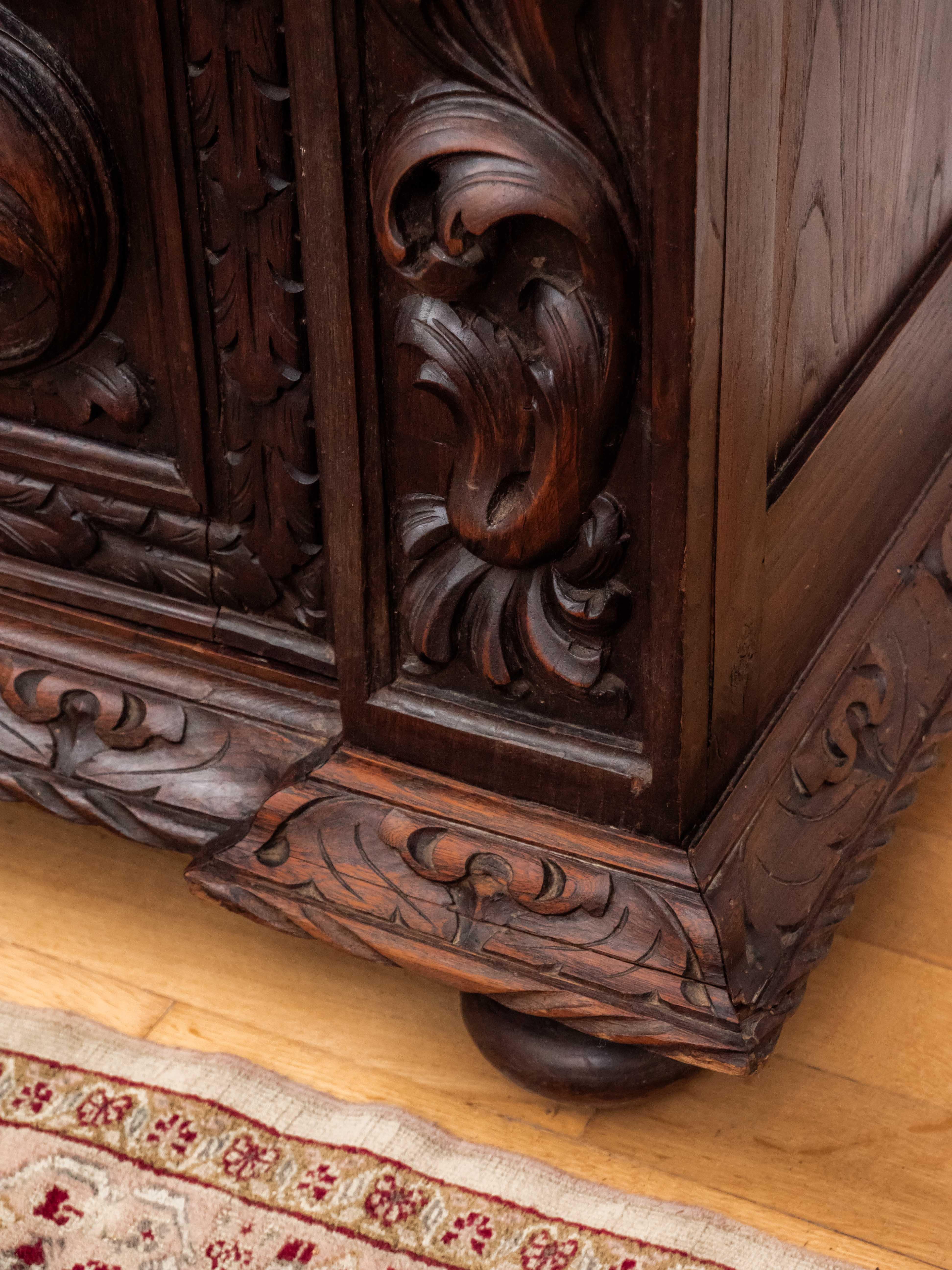 A French Renaissance cabinet from Lyon For Sale 1