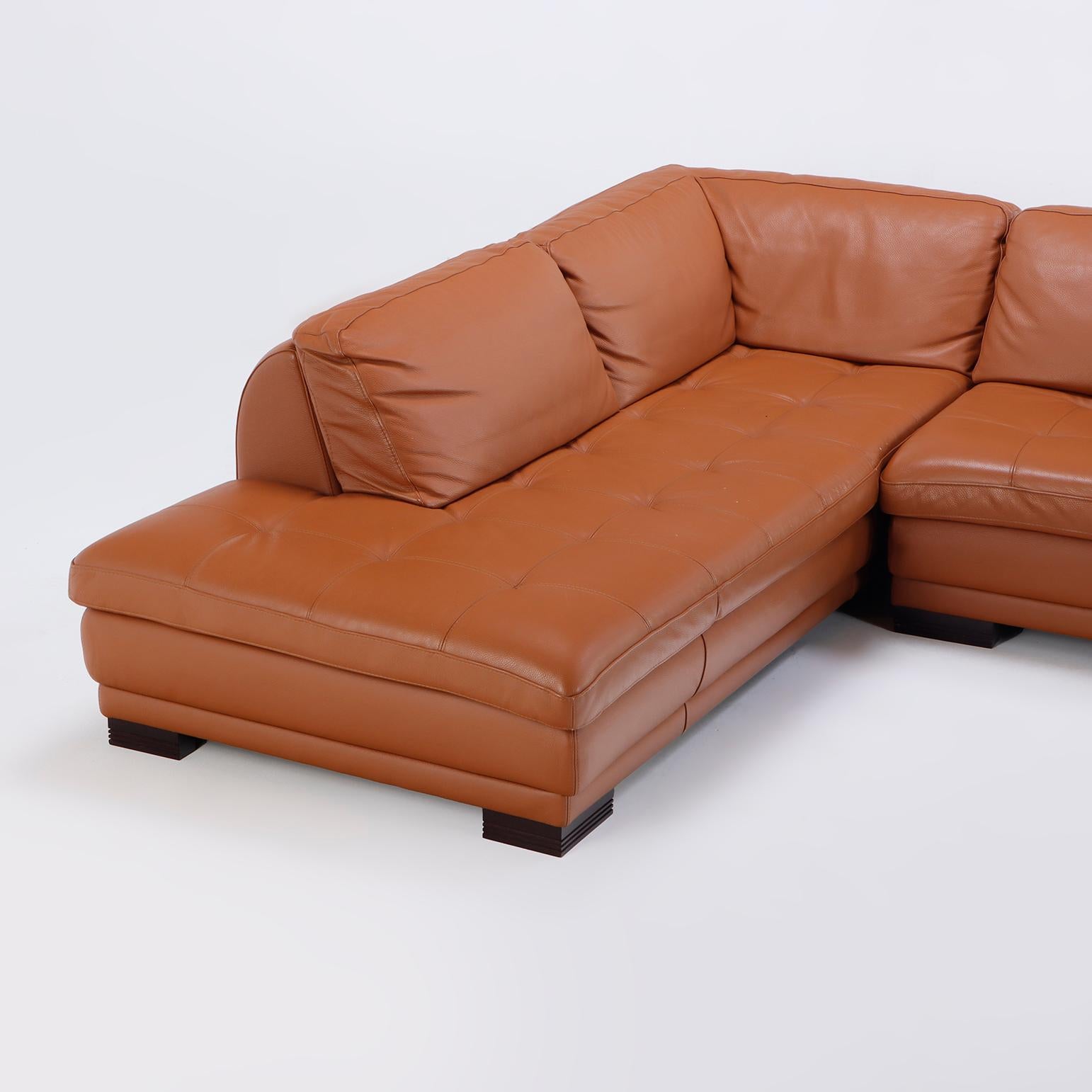 A French Roche Bobois leather sectional sofa. In Good Condition For Sale In Philadelphia, PA