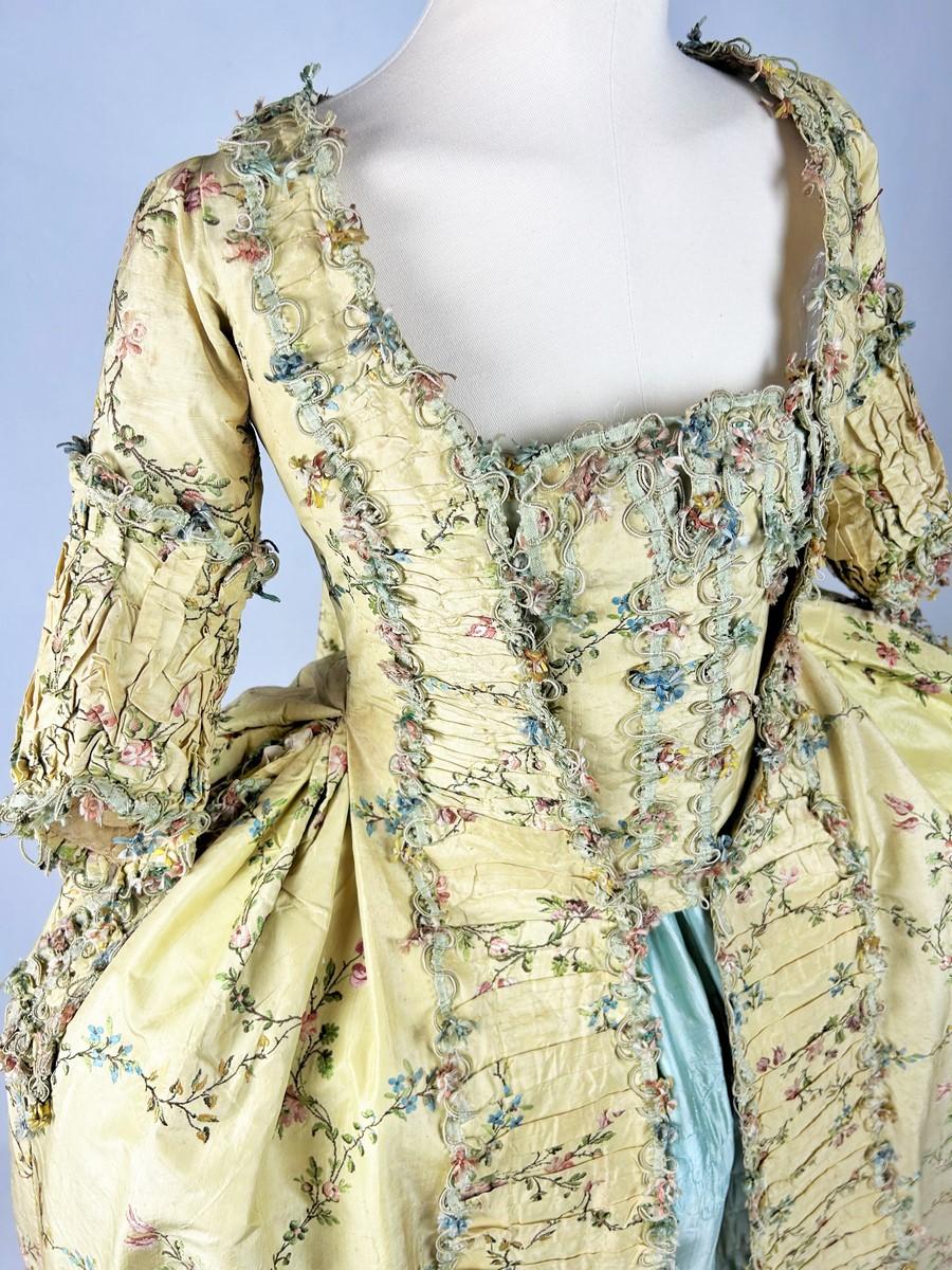 A french sack-back gown's coat and its stomacher in brocaded silk Circa 1760 6