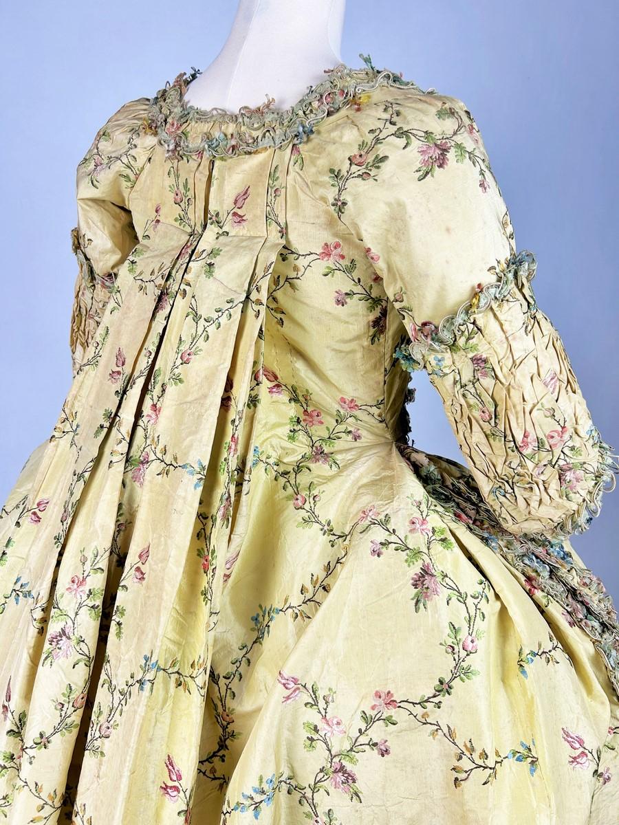 A french sack-back gown's coat and its stomacher in brocaded silk Circa 1760 3