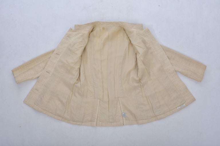  A French Safari Jacket In Beige Linen And Silk Toile Circa 1968-1972 For Sale 1