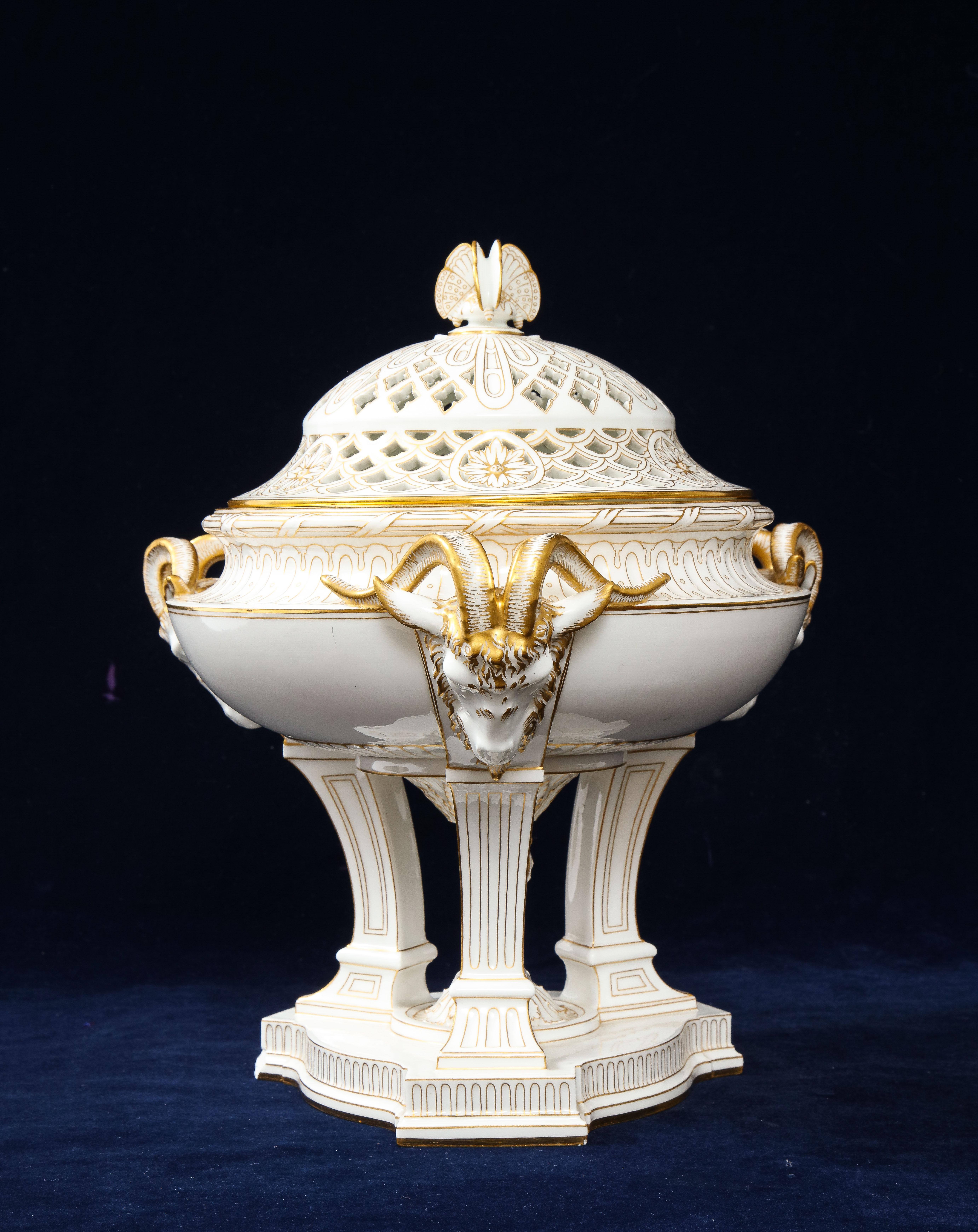 A French Sevres Porcelain Triple Rams Head Potpourri Covered Centerpiece In Good Condition For Sale In New York, NY