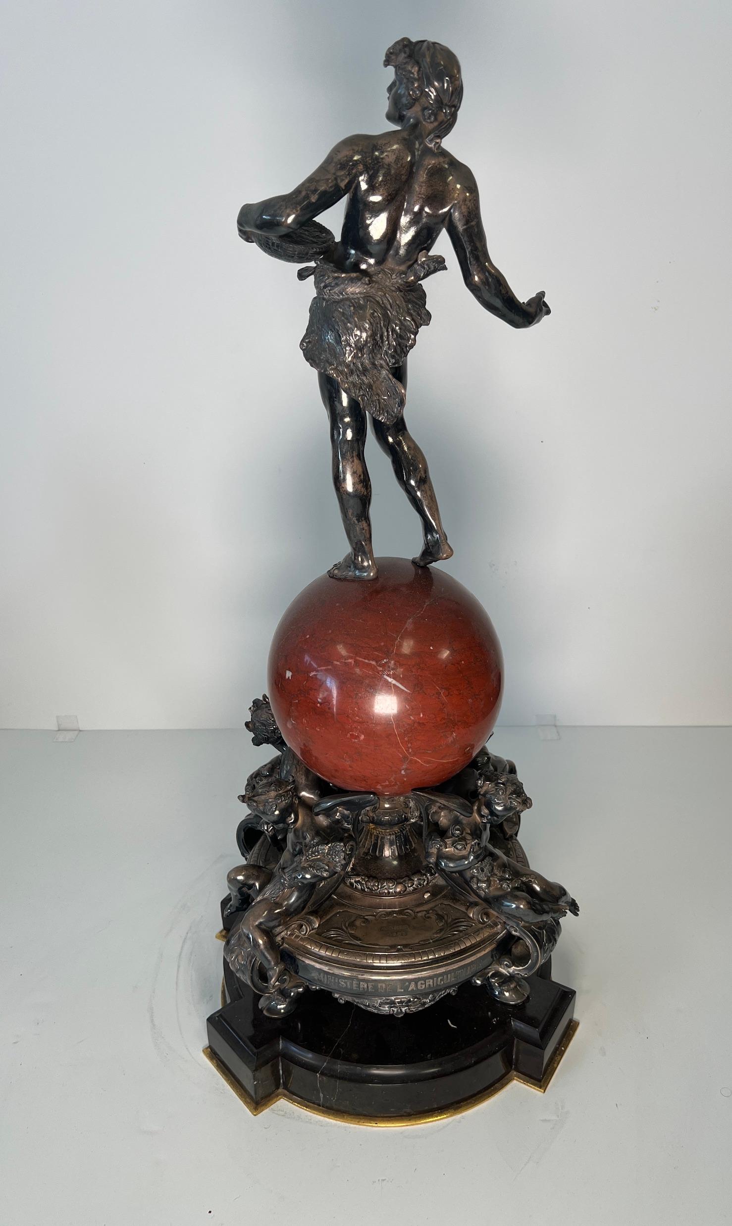 Trophée de présentation français en argent et marbre rouge par Chrisofle & Cie, vers 1885 en vente 4