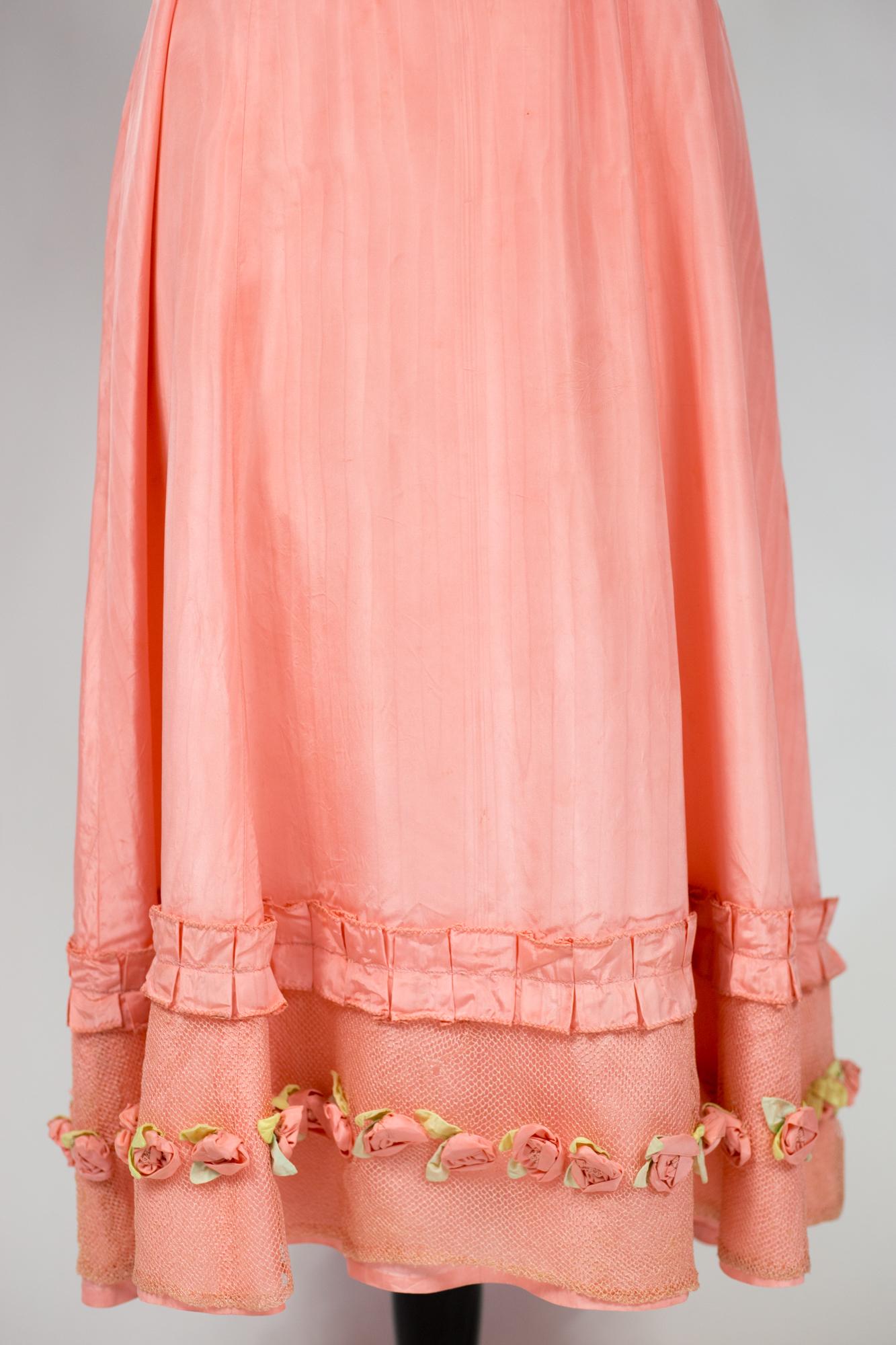 A French Summer Dress In artificial silk Taffeta Fabric Circa 1920/1930 For Sale 2