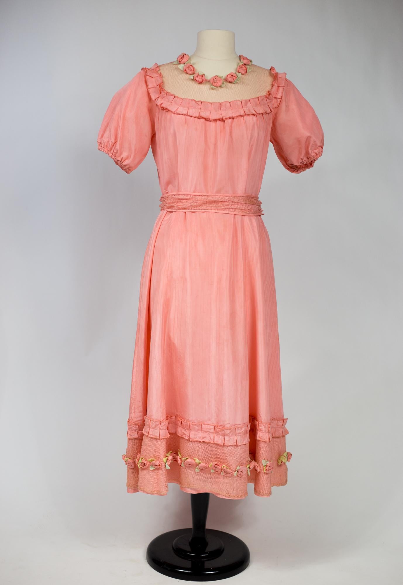 Französisches Sommerkleid aus Viskose-Taft-Stoff, um 1920/1930 im Zustand „Gut“ im Angebot in Toulon, FR