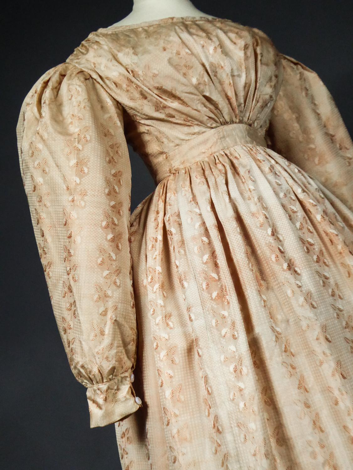 Französisch Taft Seide Ballkleid - Frankreich Charles X Periode Circa 1825 12