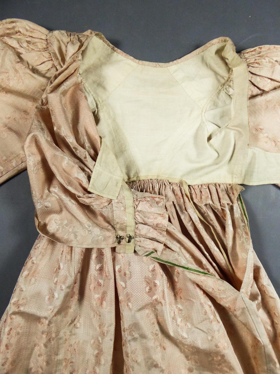 Französisch Taft Seide Ballkleid - Frankreich Charles X Periode Circa 1825 (Beige)