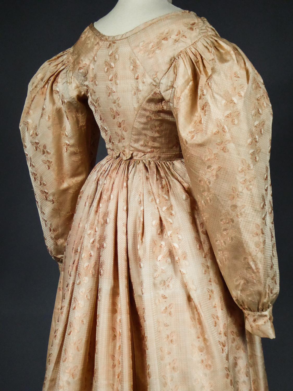 Französisch Taft Seide Ballkleid - Frankreich Charles X Periode Circa 1825 4