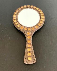 Un espejo de mano francés Talosel con incrustaciones de cristal de Line Vautrin