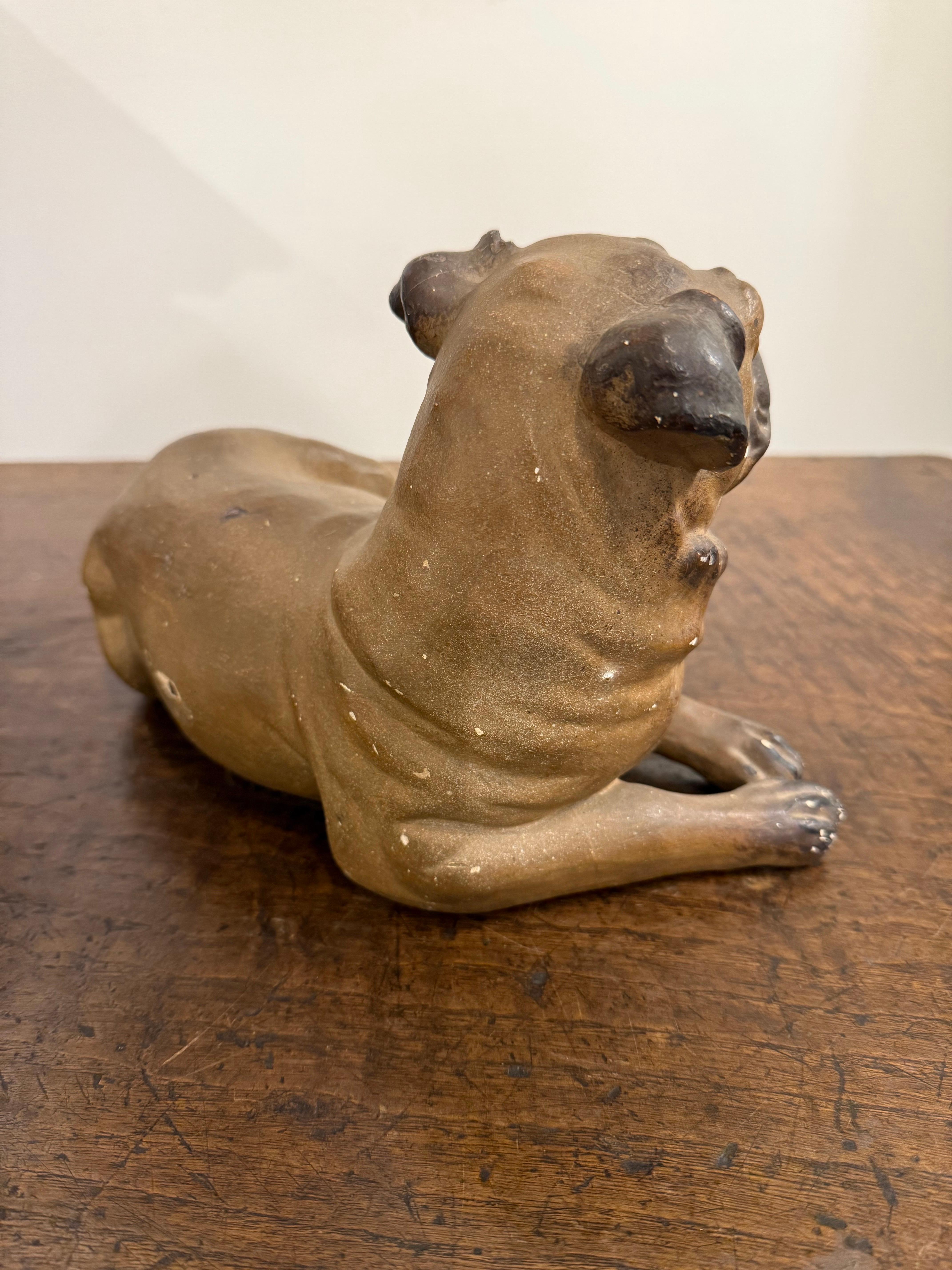 Fatto a mano Carlino francese in terracotta, XIX secolo in vendita