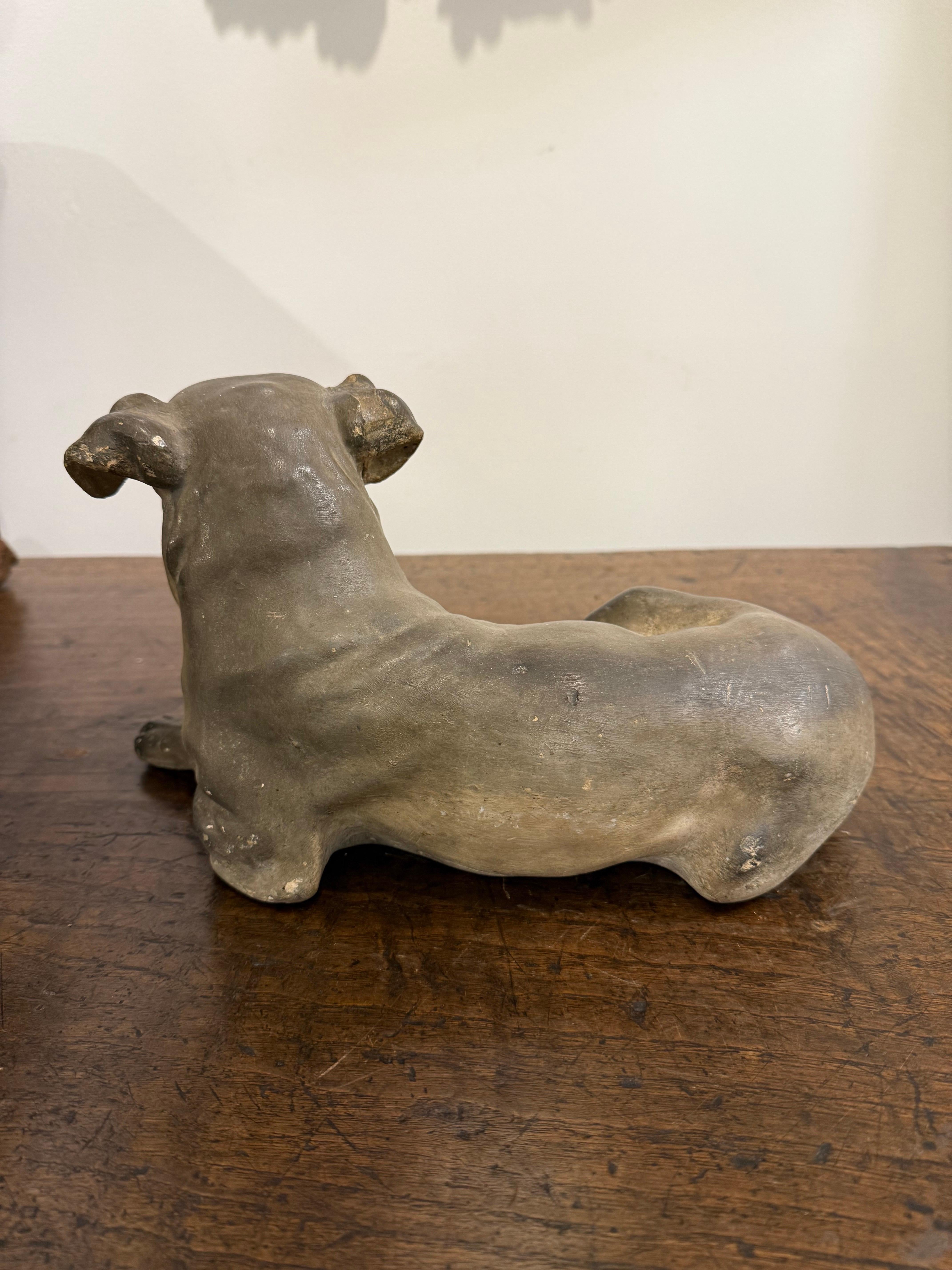 Terracotta Carlino francese in terracotta, XIX secolo in vendita