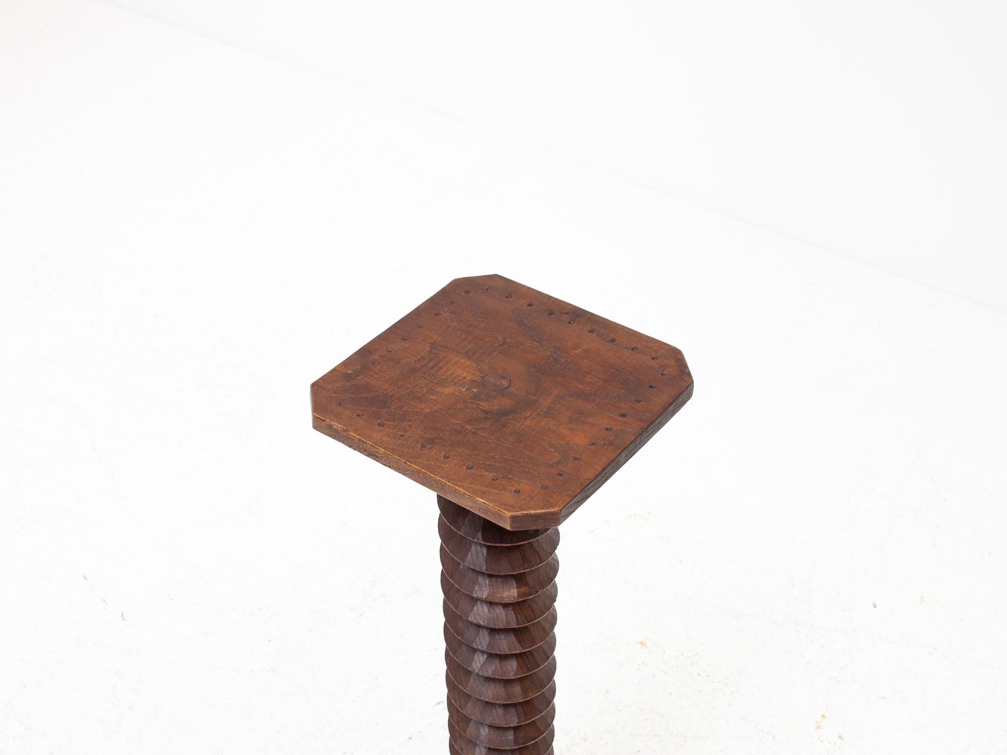Französische gedrechselte Schraubensäule mit Sockel, Sockel mit Sockel, erinnert an Charles Dudouyt im Angebot 2