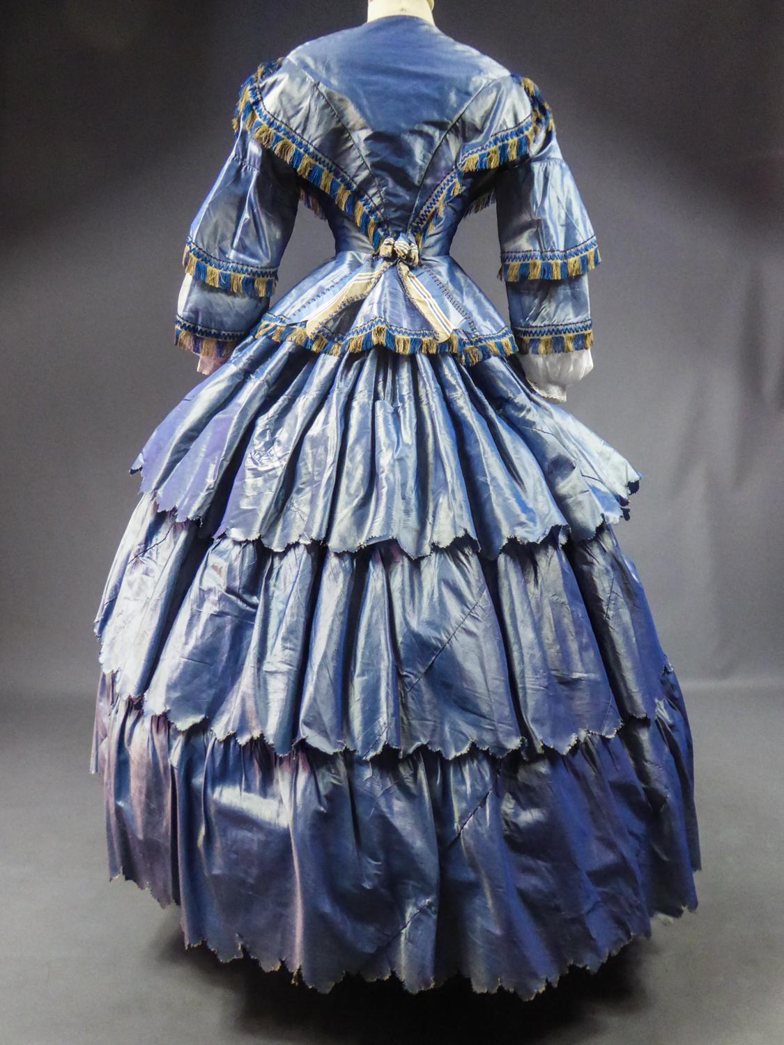 Women's A French Crinoline Changing Taffeta Dress  Napoléon III Period Circa 1855.