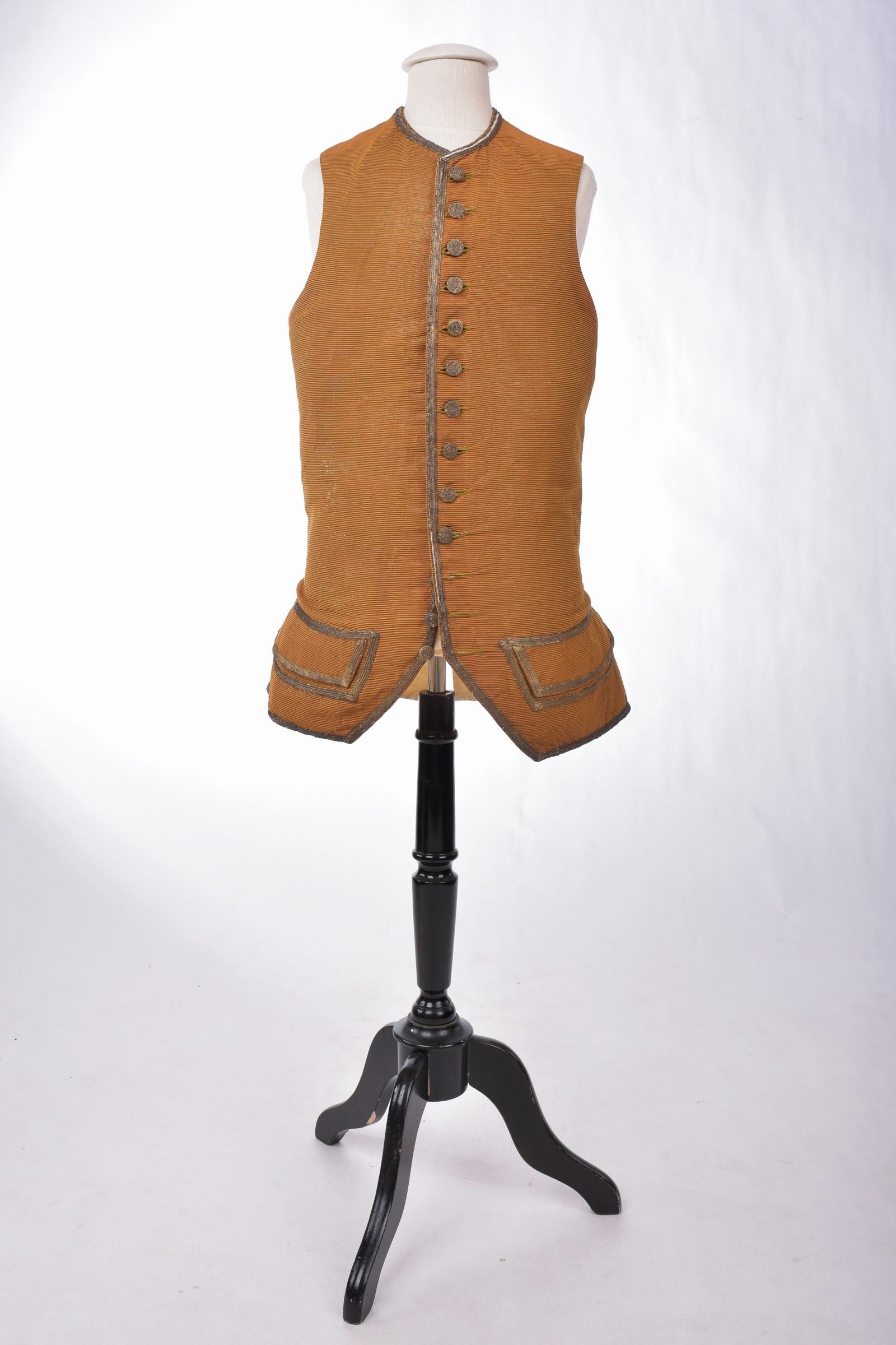 Women's or Men's A French Waistcoat in gold Lamé Cannelé Silk - Louis XV period Circa 1760 For Sale