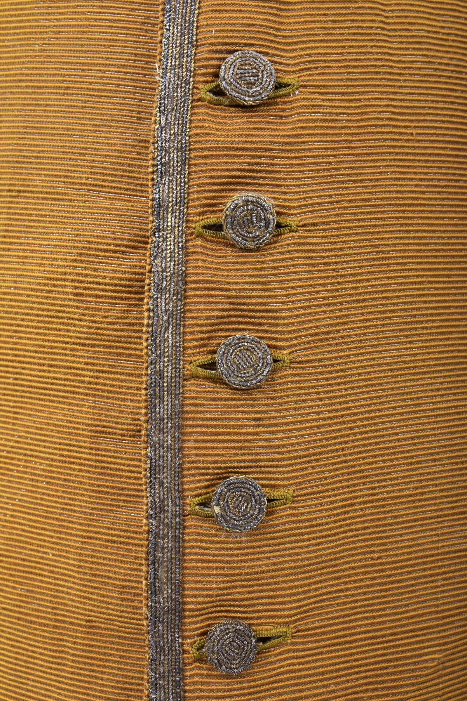 Gilet francese in seta Lamé Cannelé oro - Periodo Luigi XV Circa 1760 in vendita 4