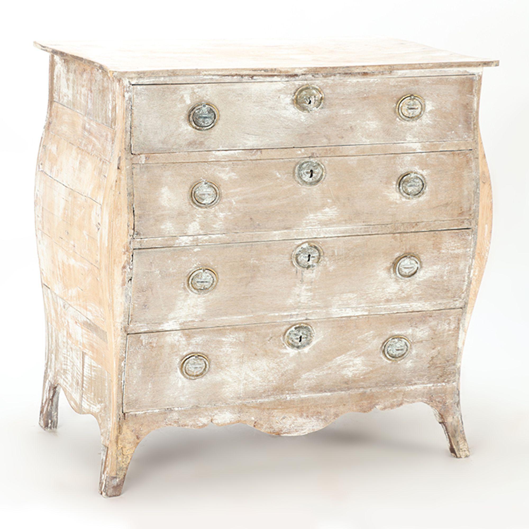 A French white washed oak dresser of Bombay shape, 4 drawers, 19th century.