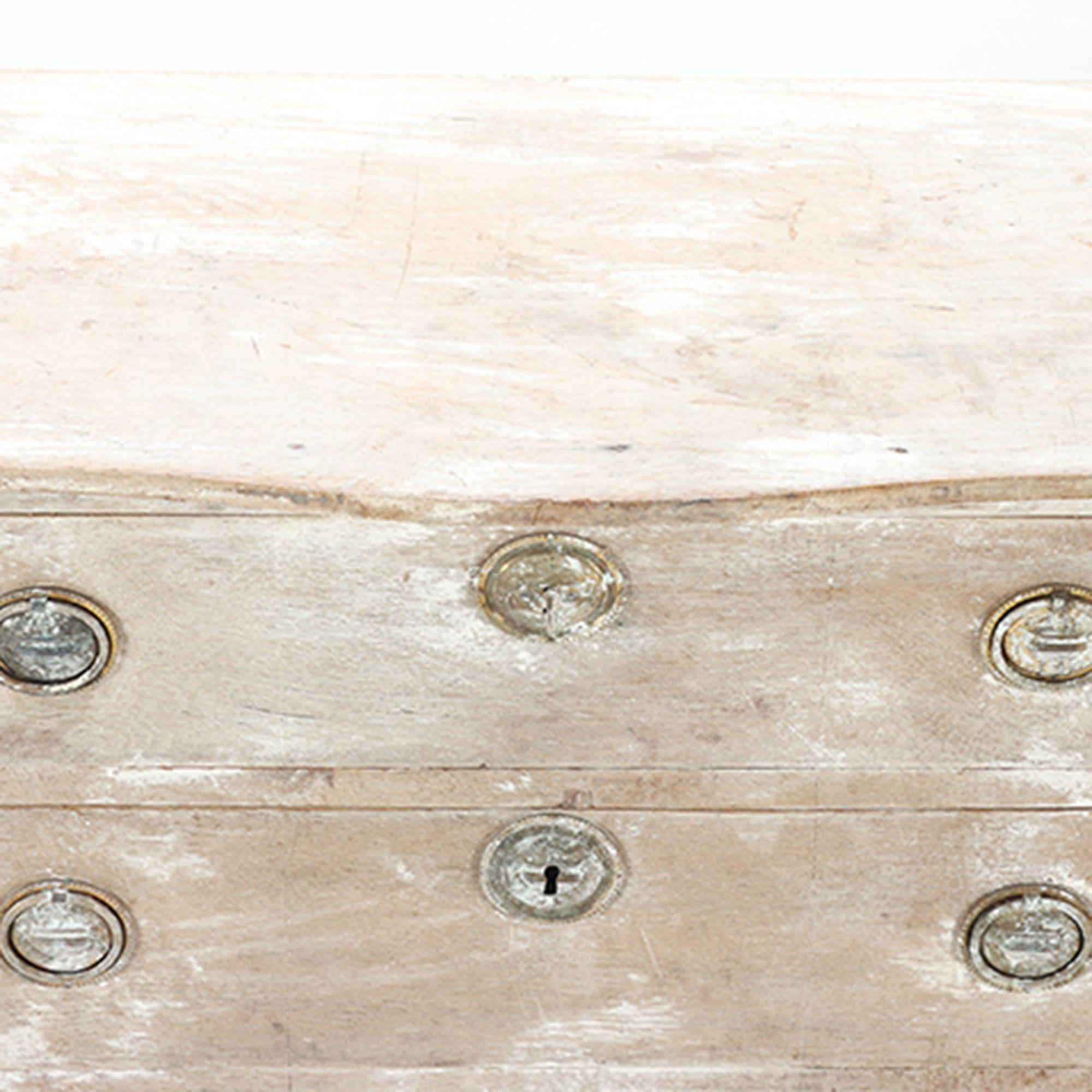 French White Washed Oak Dresser of Bombay Shape, 19th Century 1