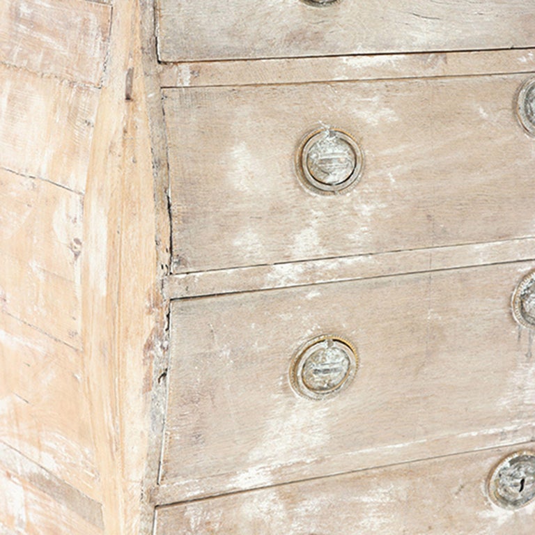 French White Washed Oak Dresser of Bombay Shape, 19th Century For Sale