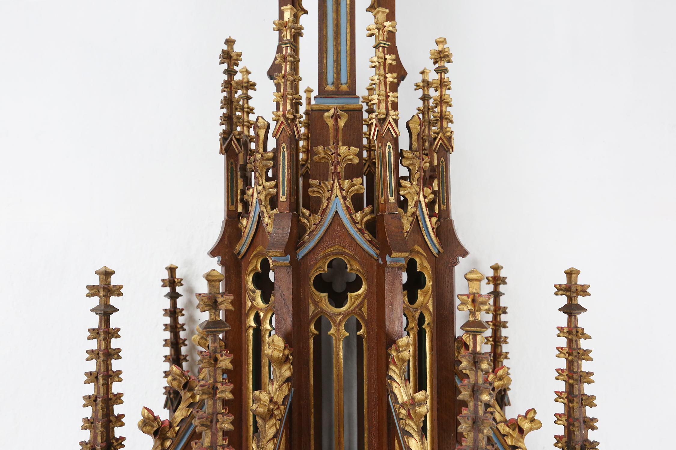 A French wooden neo-Gothic steeple with niche for saint statue, ca. 1800 For Sale 6