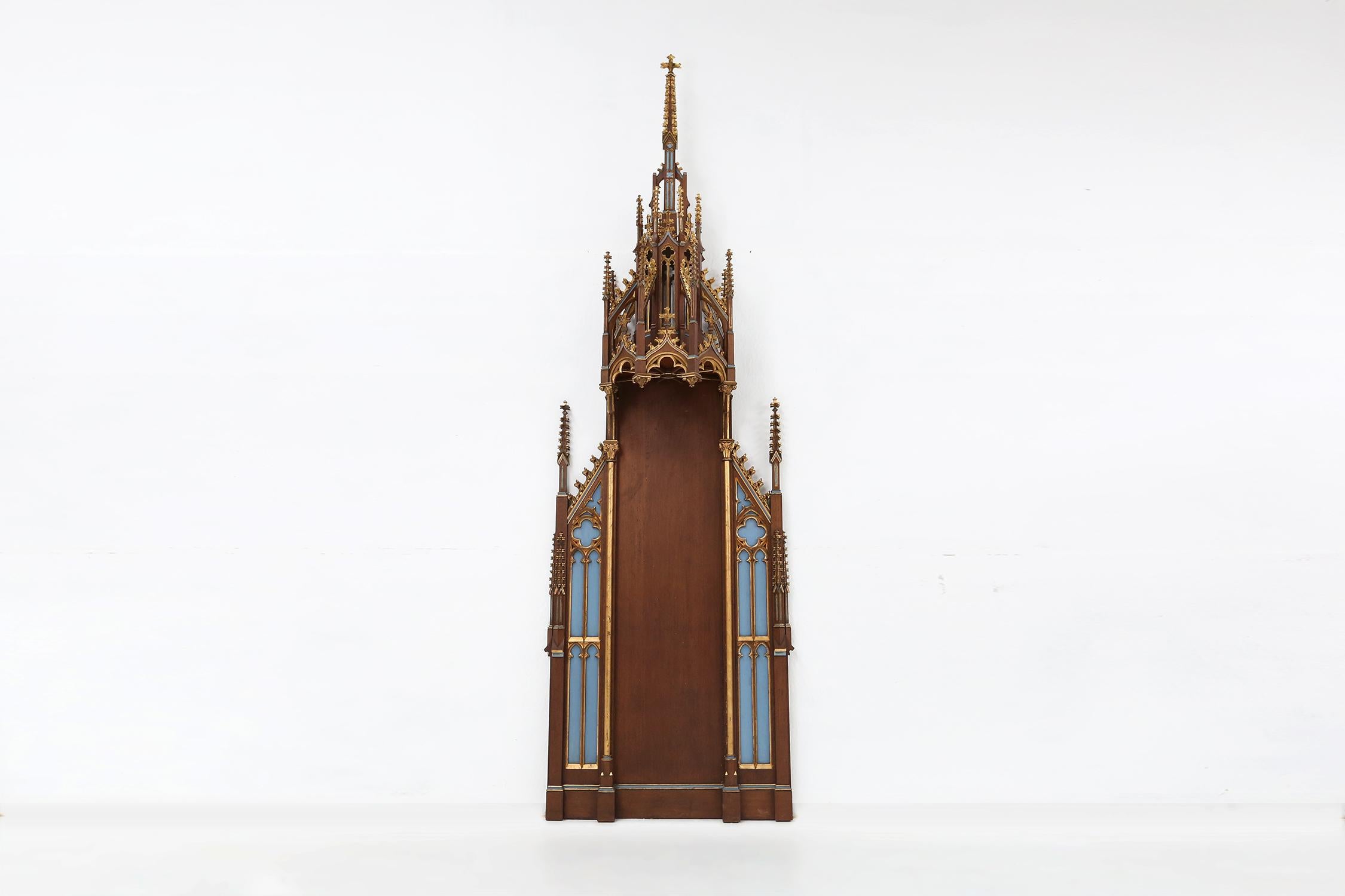 A French wooden neo-Gothic steeple with niche for saint statue, ca. 1800 For Sale 13
