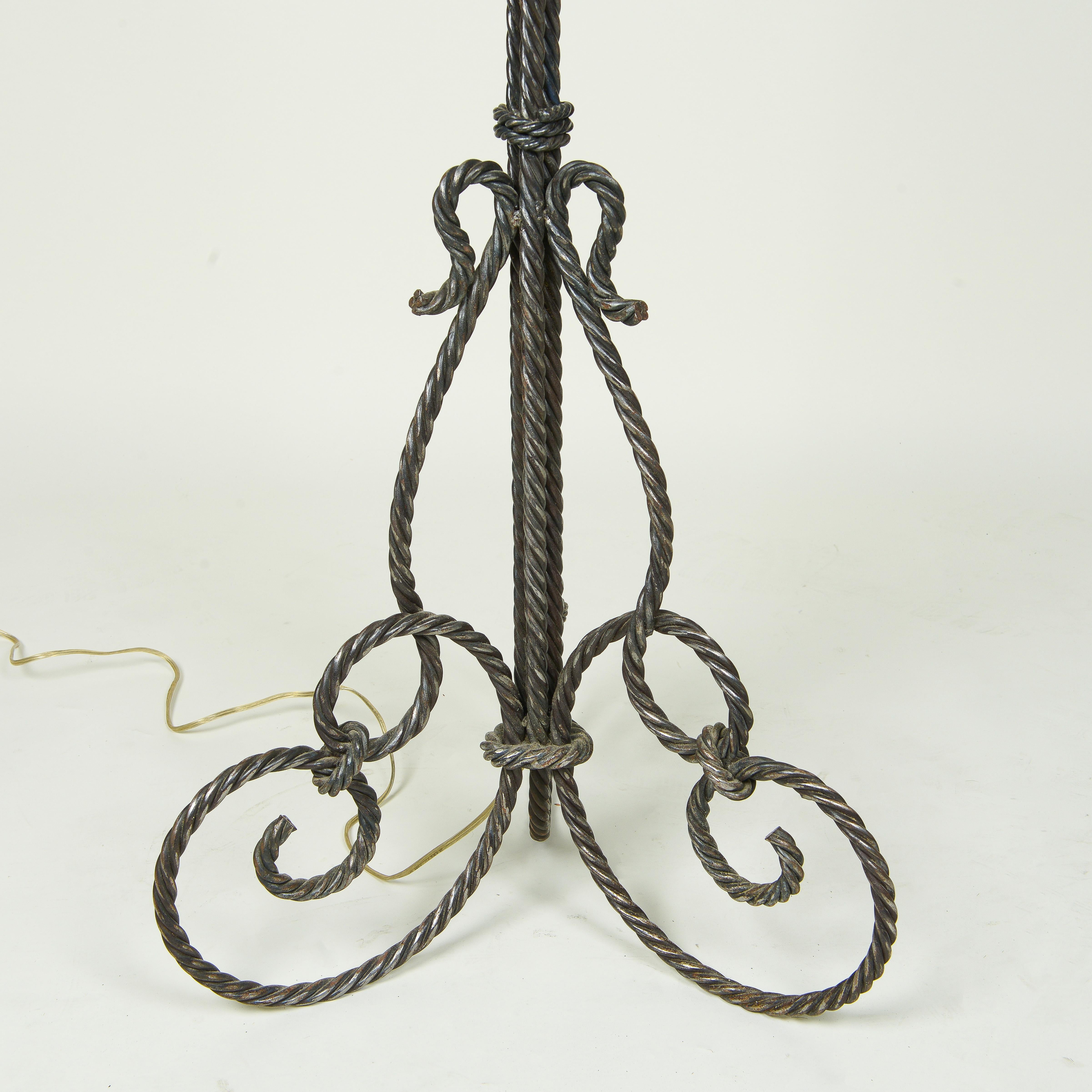 French Wrought Iron Floor Lamp In Good Condition For Sale In New York, NY