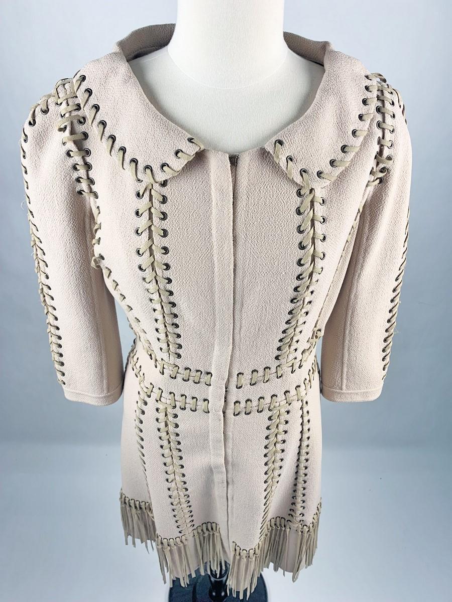 Un vestido de crepé lentisco de Louis Vuitton Couture - France Circ en venta 8