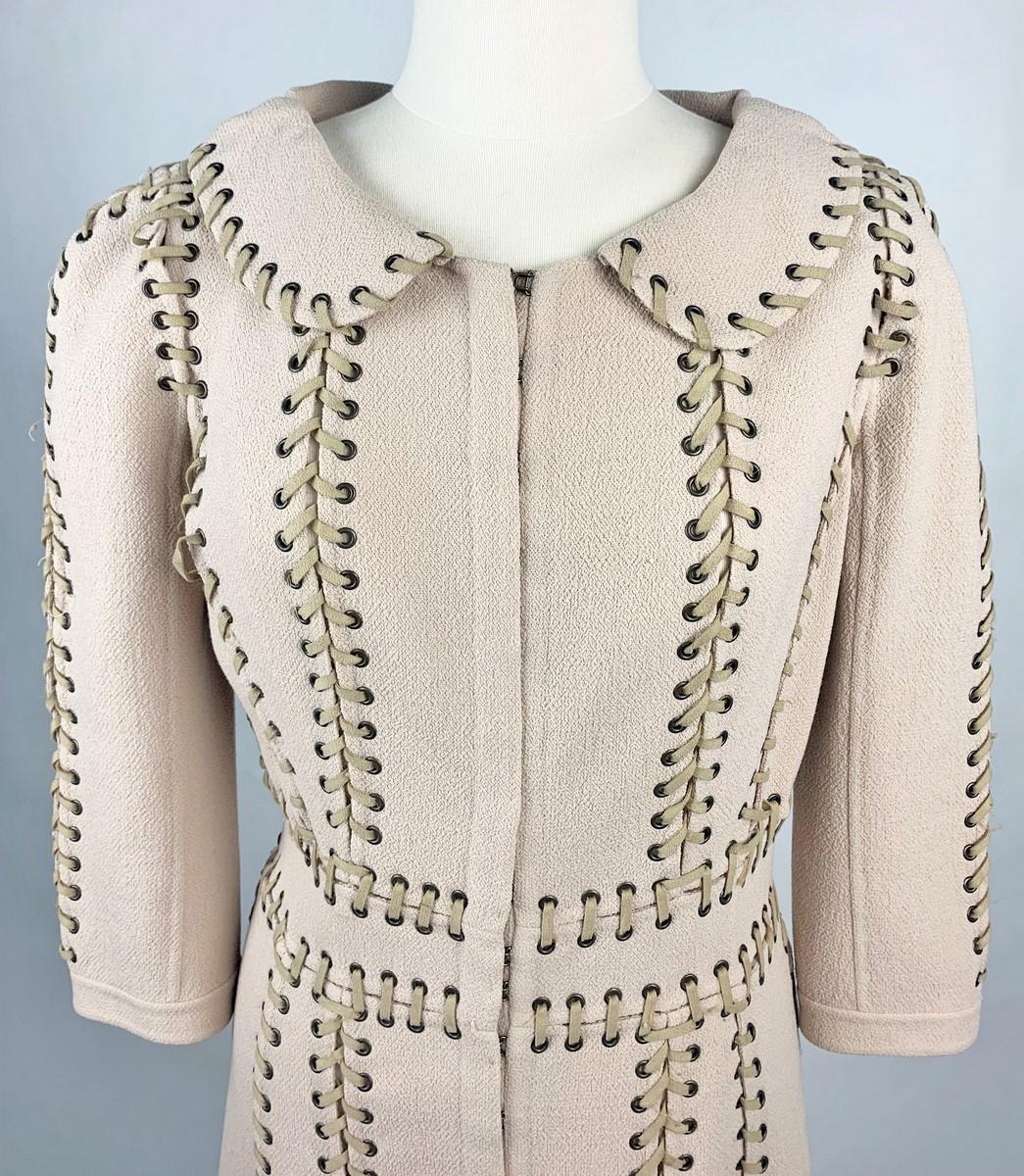 Un vestido de crepé lentisco de Louis Vuitton Couture - France Circ en venta 1