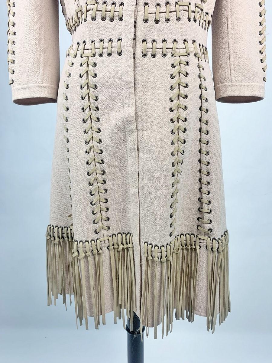 Un vestido de crepé lentisco de Louis Vuitton Couture - France Circ en venta 2