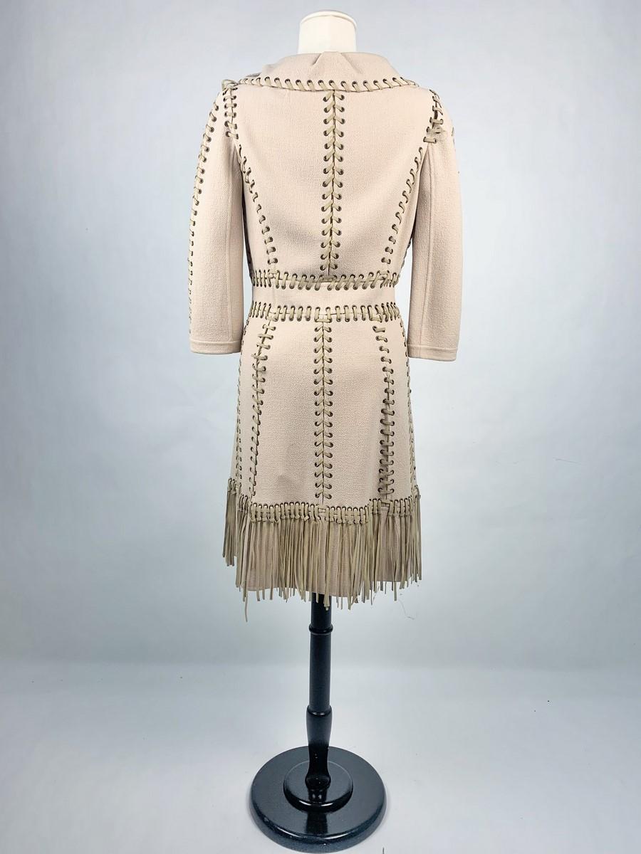 Un vestido de crepé lentisco de Louis Vuitton Couture - France Circ en venta 3
