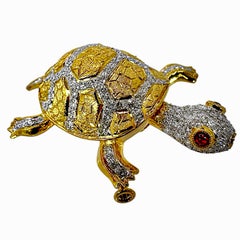 A Fun-Loving 18K Yellow Gold Turtle Pin with Diamonds and Moveable Head and Tail