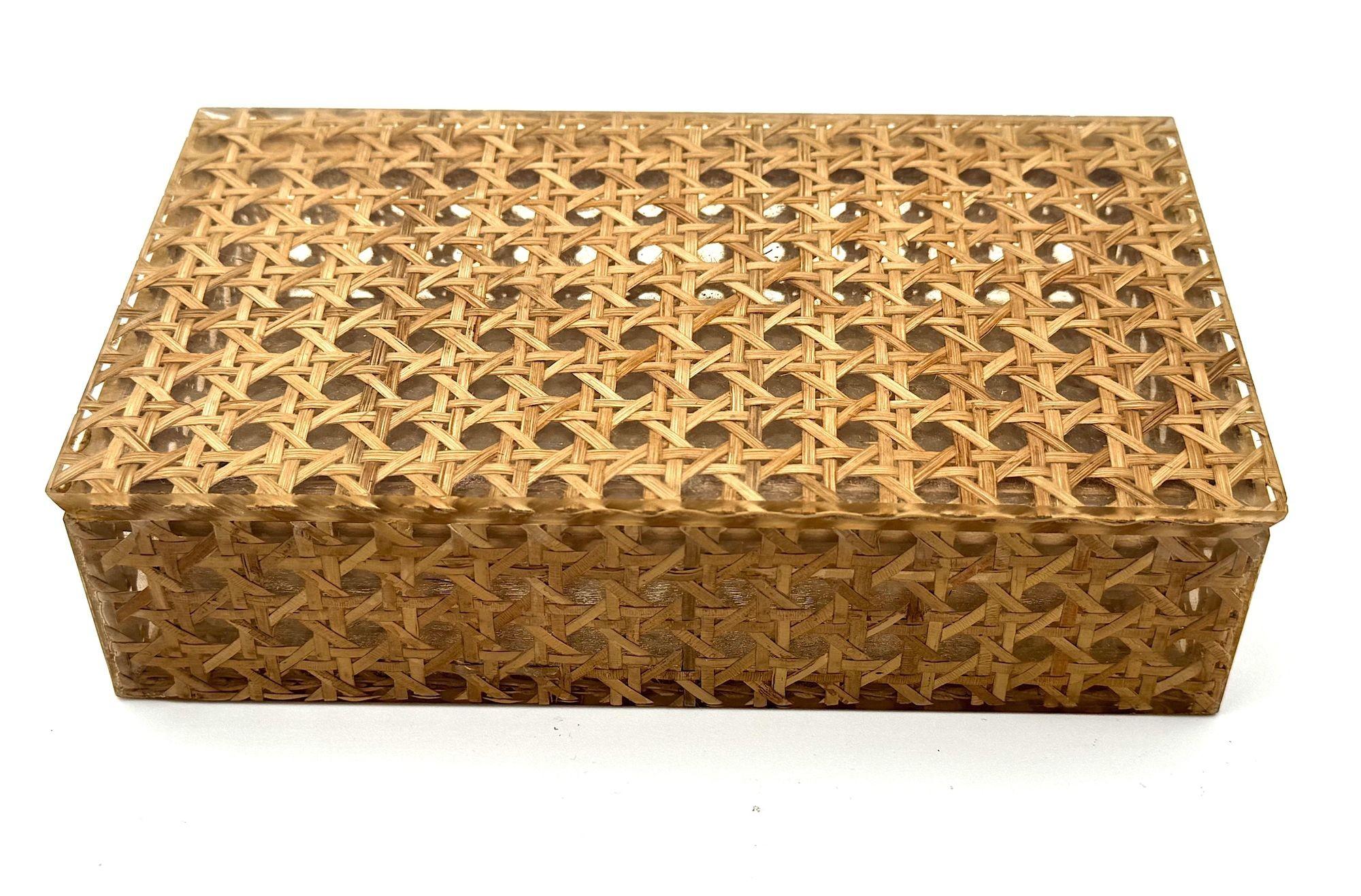 A Gabriella Crespi style Italian 1970s lucite and woven rattan two box set For Sale 14