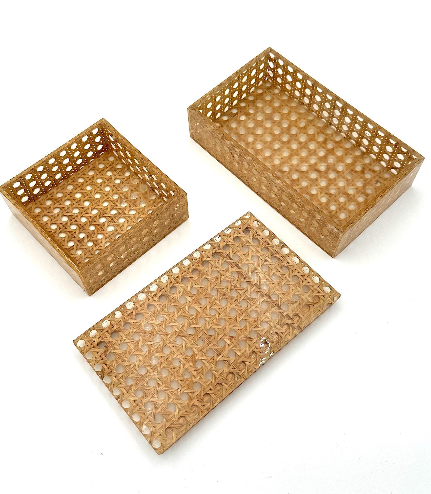 A Gabriella Crespi style Italian 1970s lucite and woven rattan two box set For Sale 3