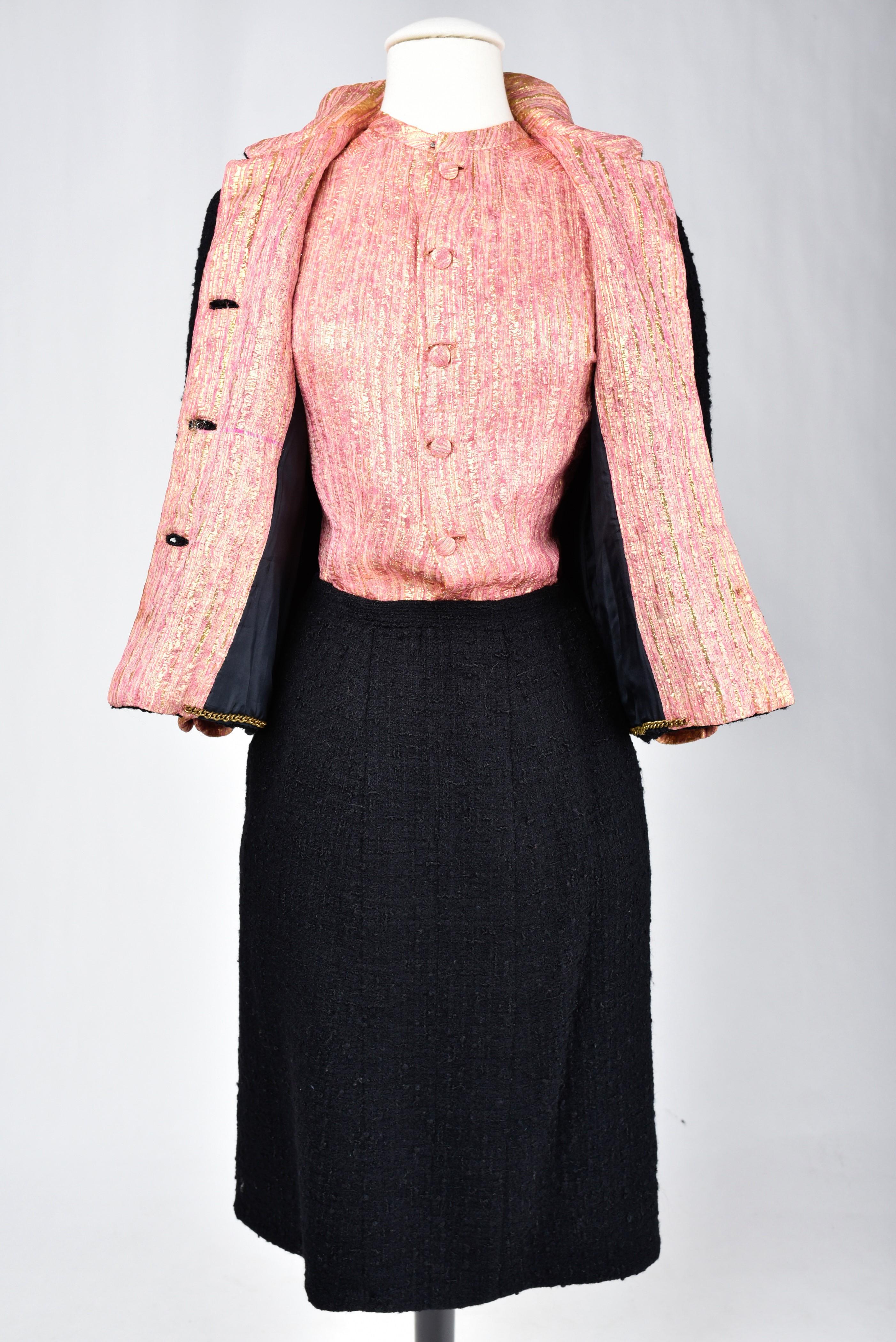 Ein Gabrielle Chanel Couture Anzug aus Wolle und goldenem Lamé CIRCA 1968-1970 im Angebot 13