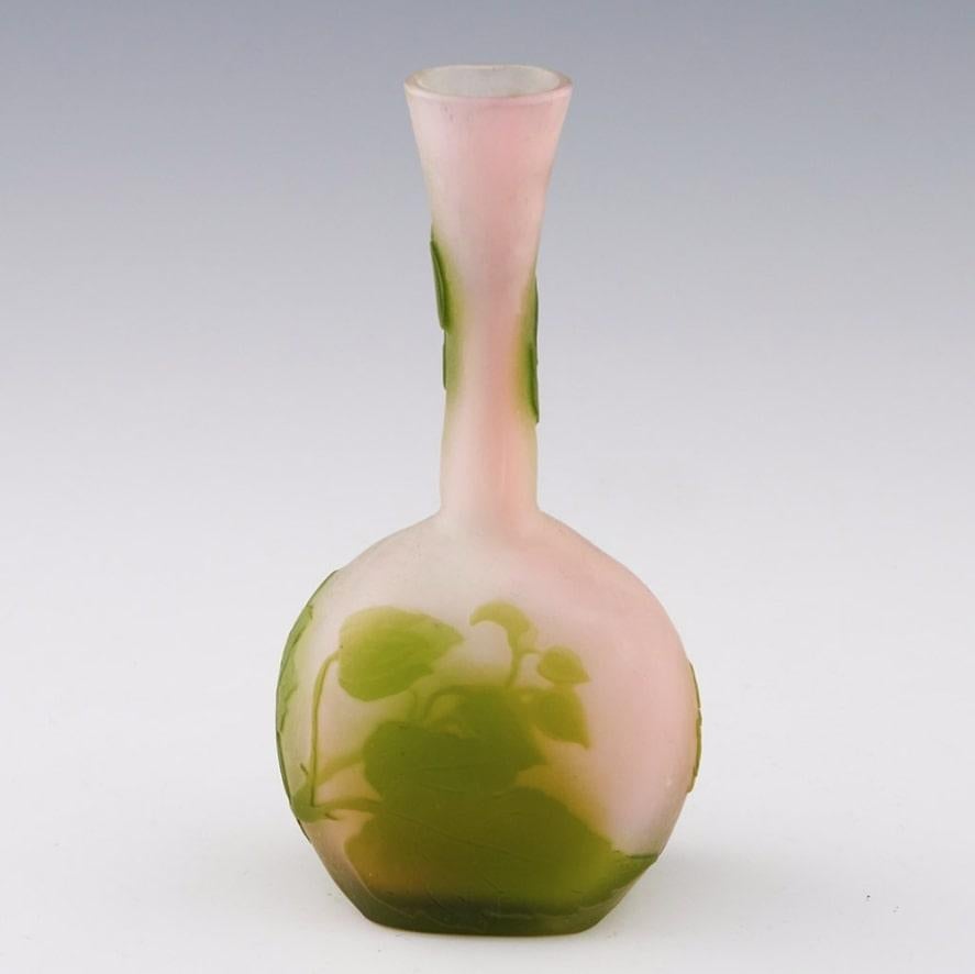 Galle Cameo Glass Banjo Vase, c1912 3