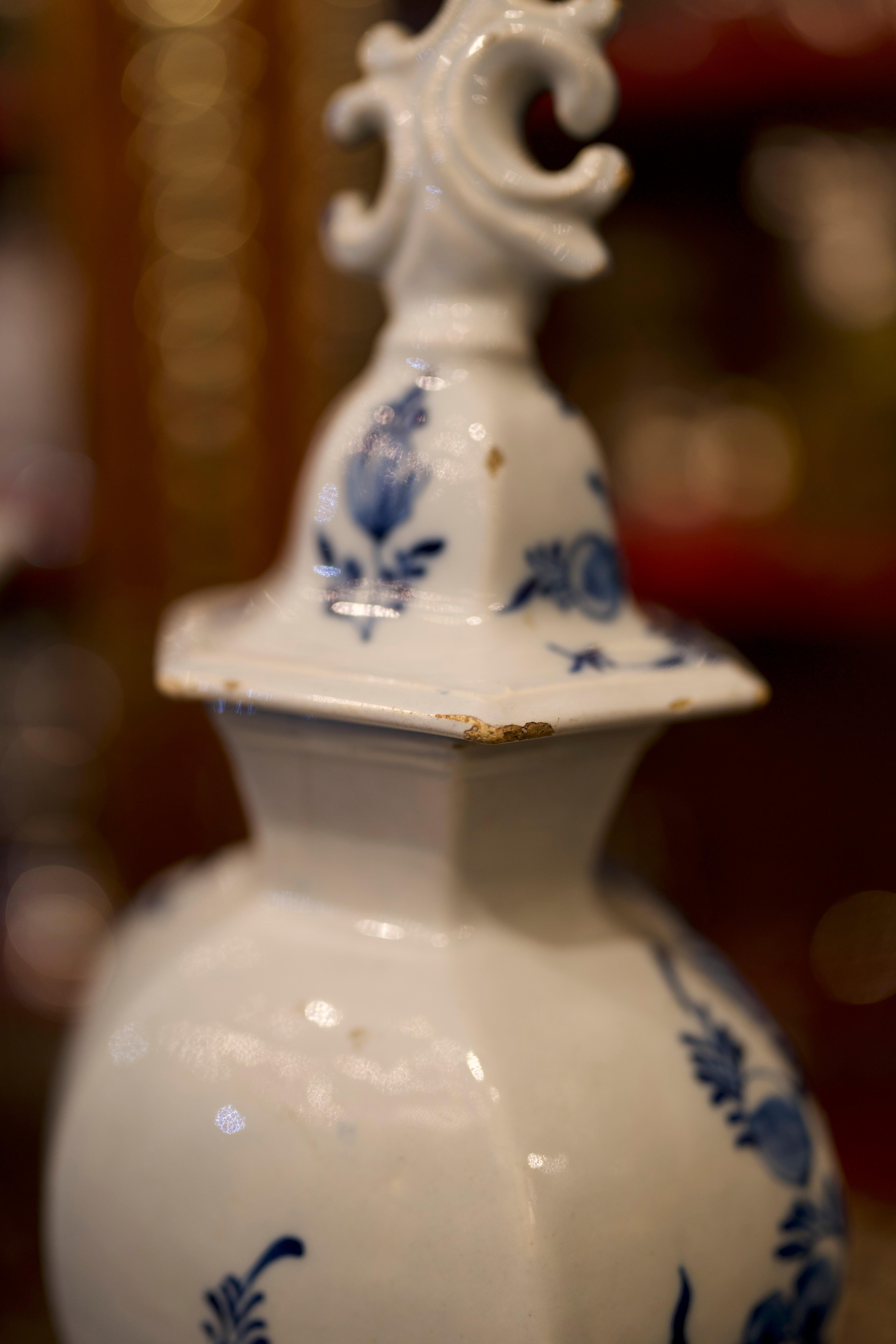 A Garniture Of Mid 18th Century Dutch Delft Blue And White Vases For Sale 5