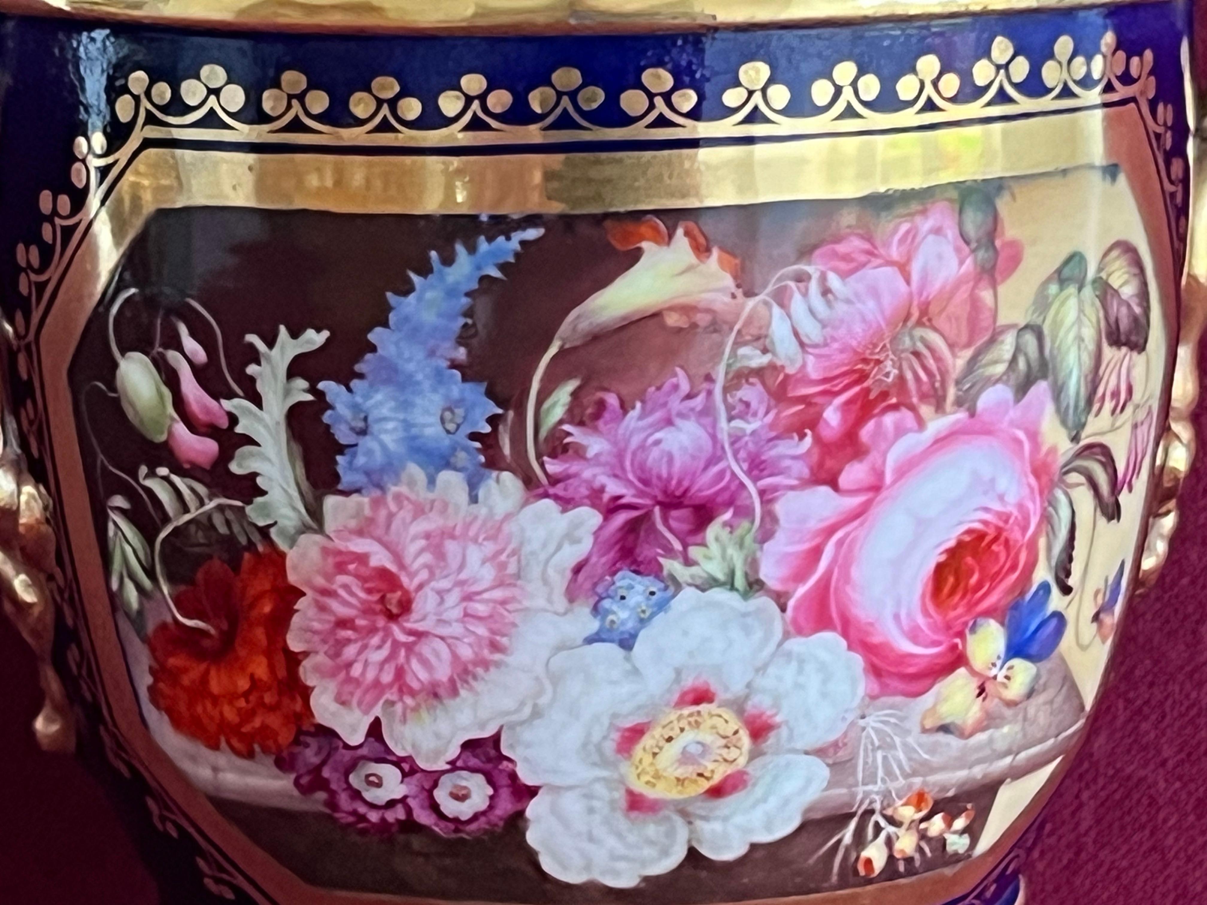 Garniture de vases en porcelaine de Minton décorés par Thomas Steel vers 1830 en vente 2