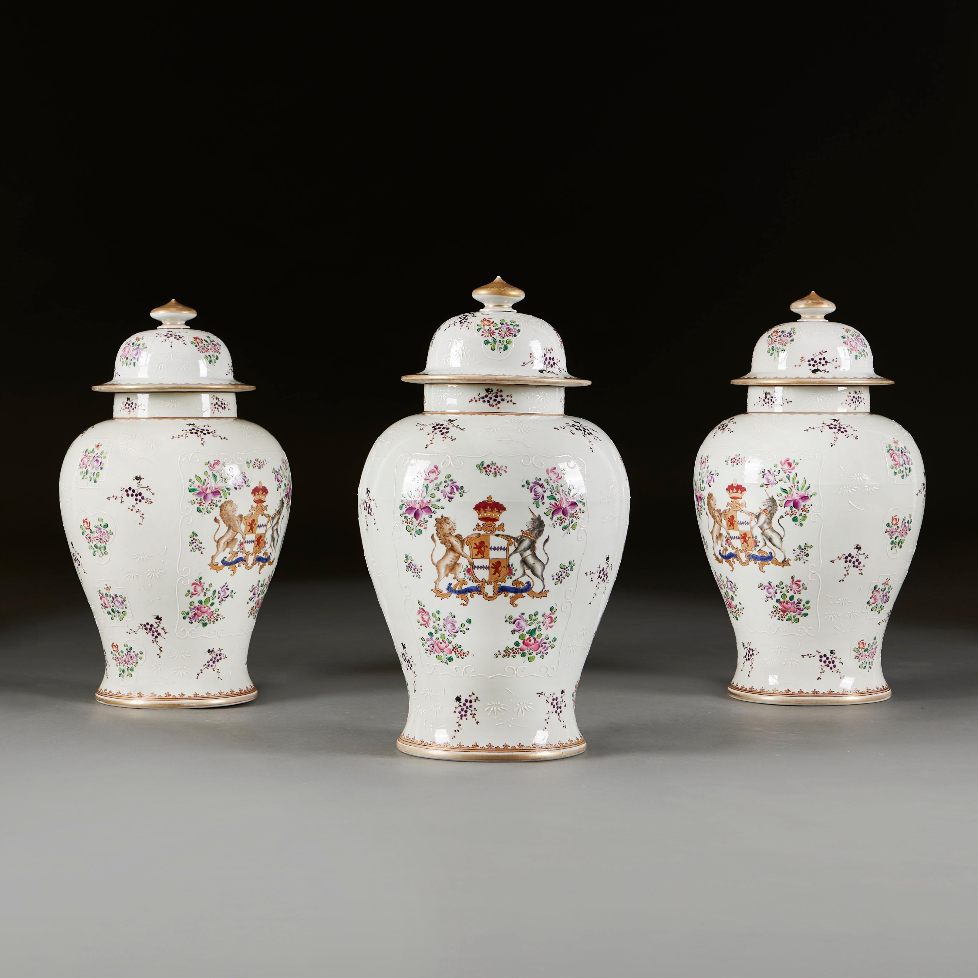 19th Century A Garniture of Three Samson Armorial Pots and Covers For Sale