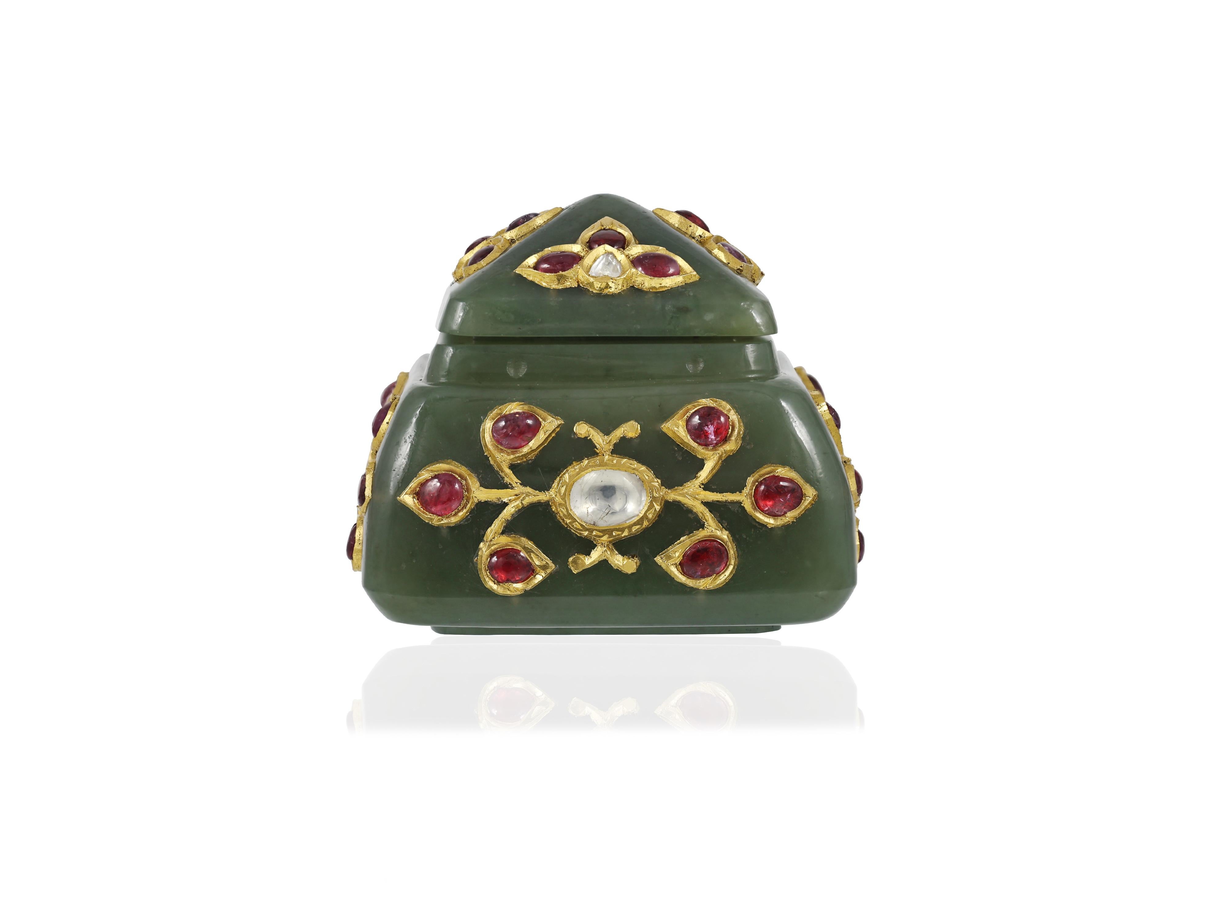 Taille cabochon Petite boîte un collectif maharaja moghol  Boîte à snuffs asiatique ancienne en vente
