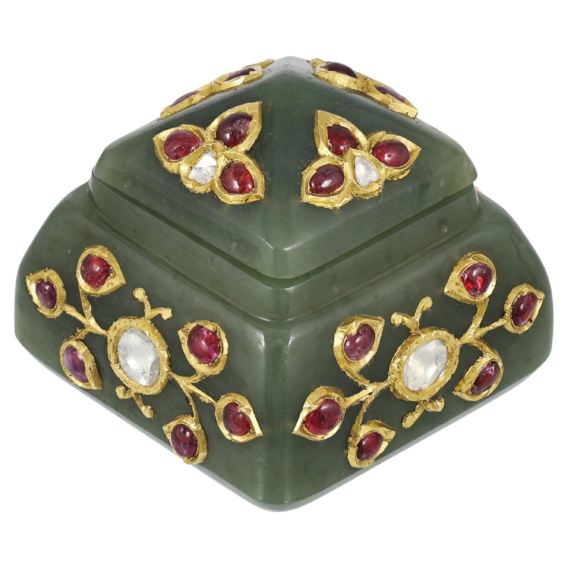 Una joya engastada Jade Caja pequeña un colectivo maharajá mogol  Antigua caja de rapé asiática
