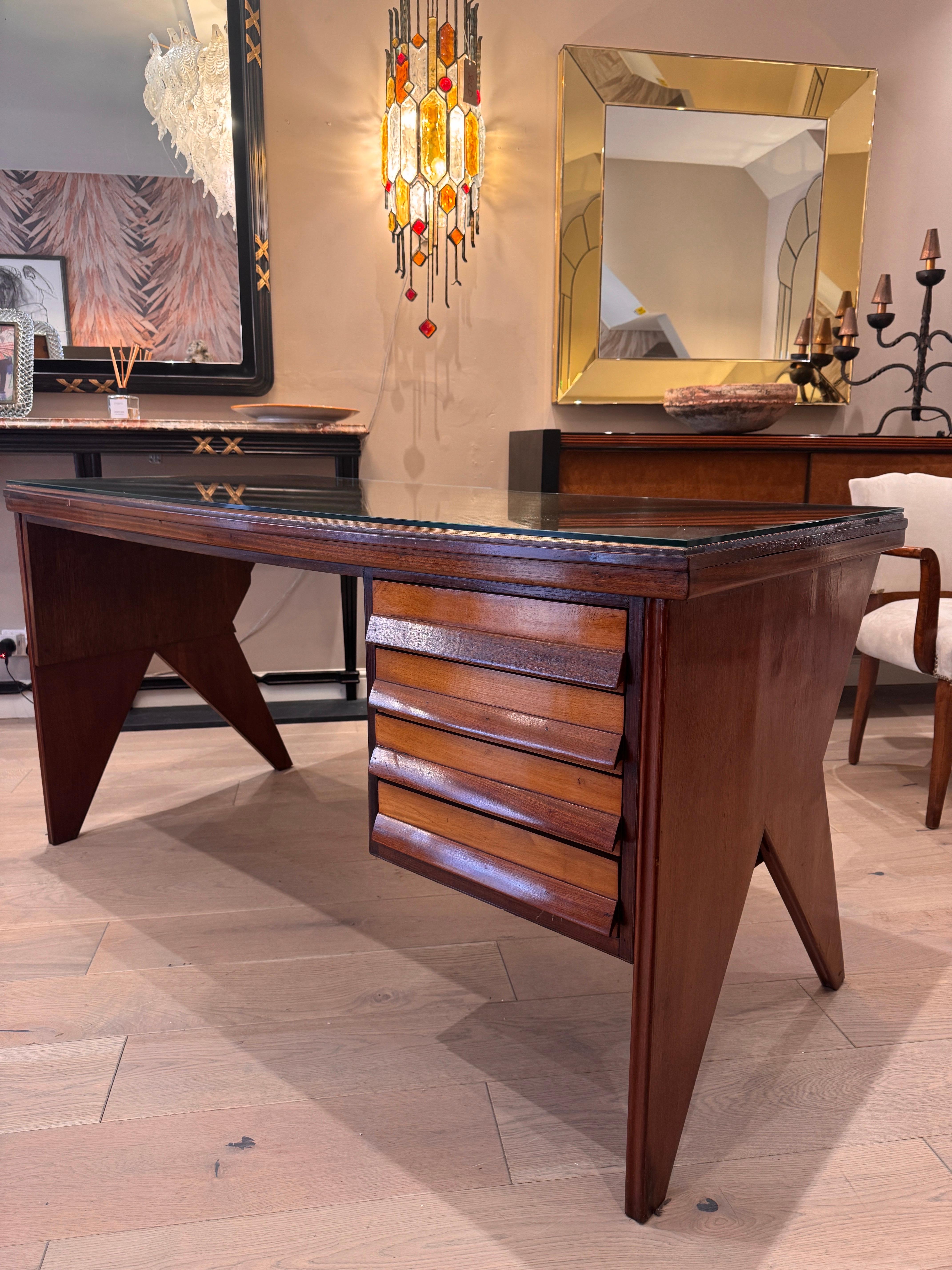 Modern A geometric design four drawers writing desk attributed to Silvio Cavatorta For Sale